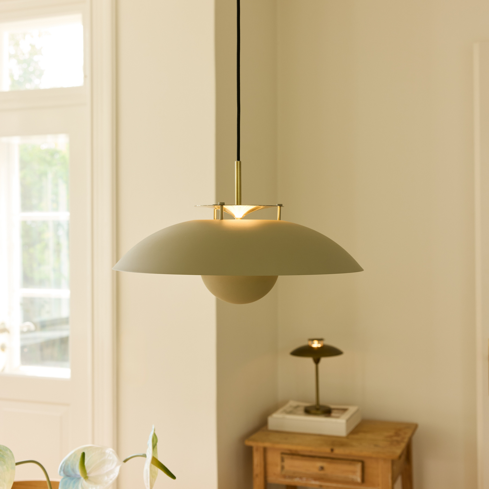 STEPP hanglamp, crème, Ø 46 cm, metaal - Halo Design STEPP hanglamp, crème, Ø 46 cm, metaal - Halo Design