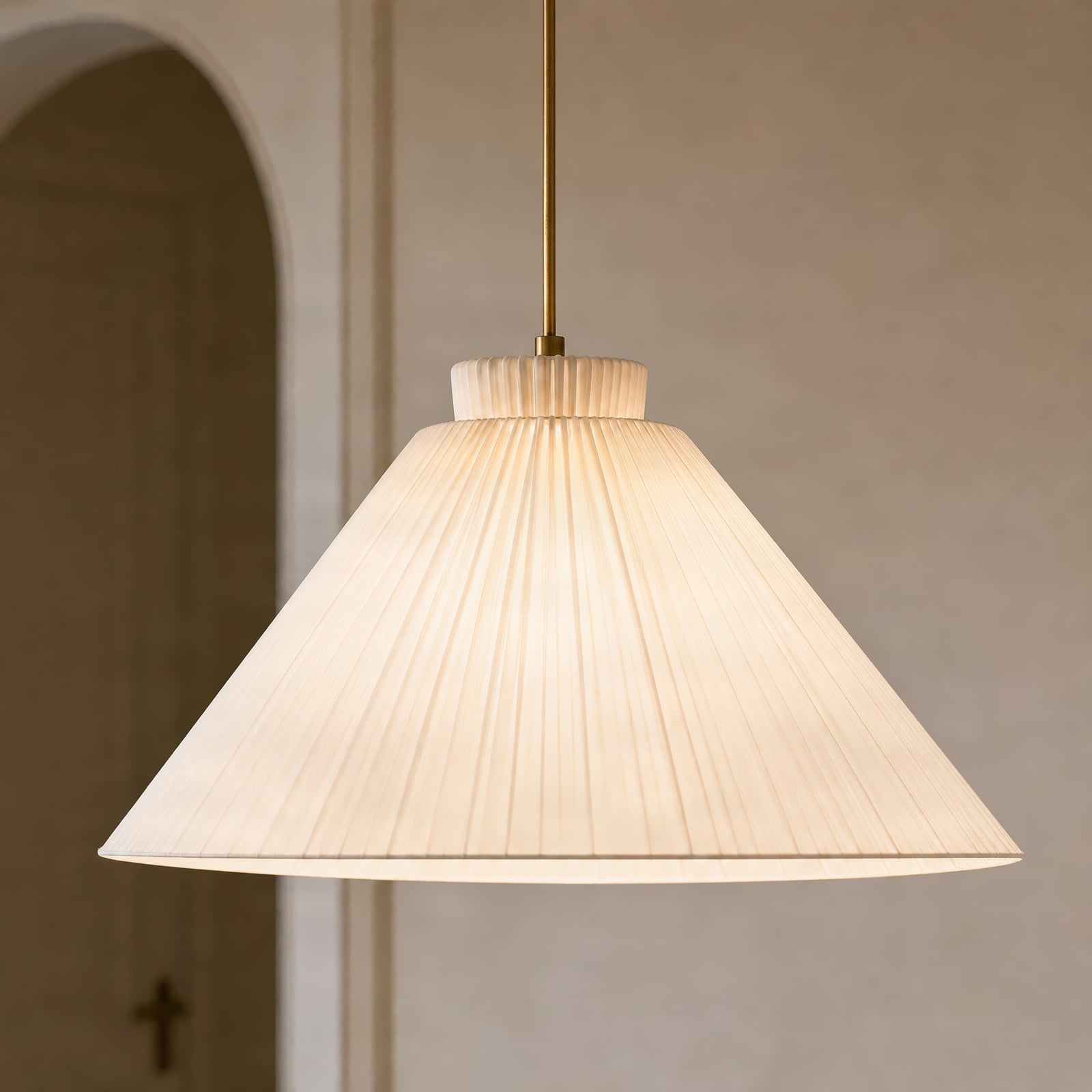Lisbeth-riippuvalaisin, Ø 50 cm, valkoinen/messinki, E27 – Lucande Lisbeth-riippuvalaisin, Ø 50 cm, valkoinen/messinki, E27 – Lucande
