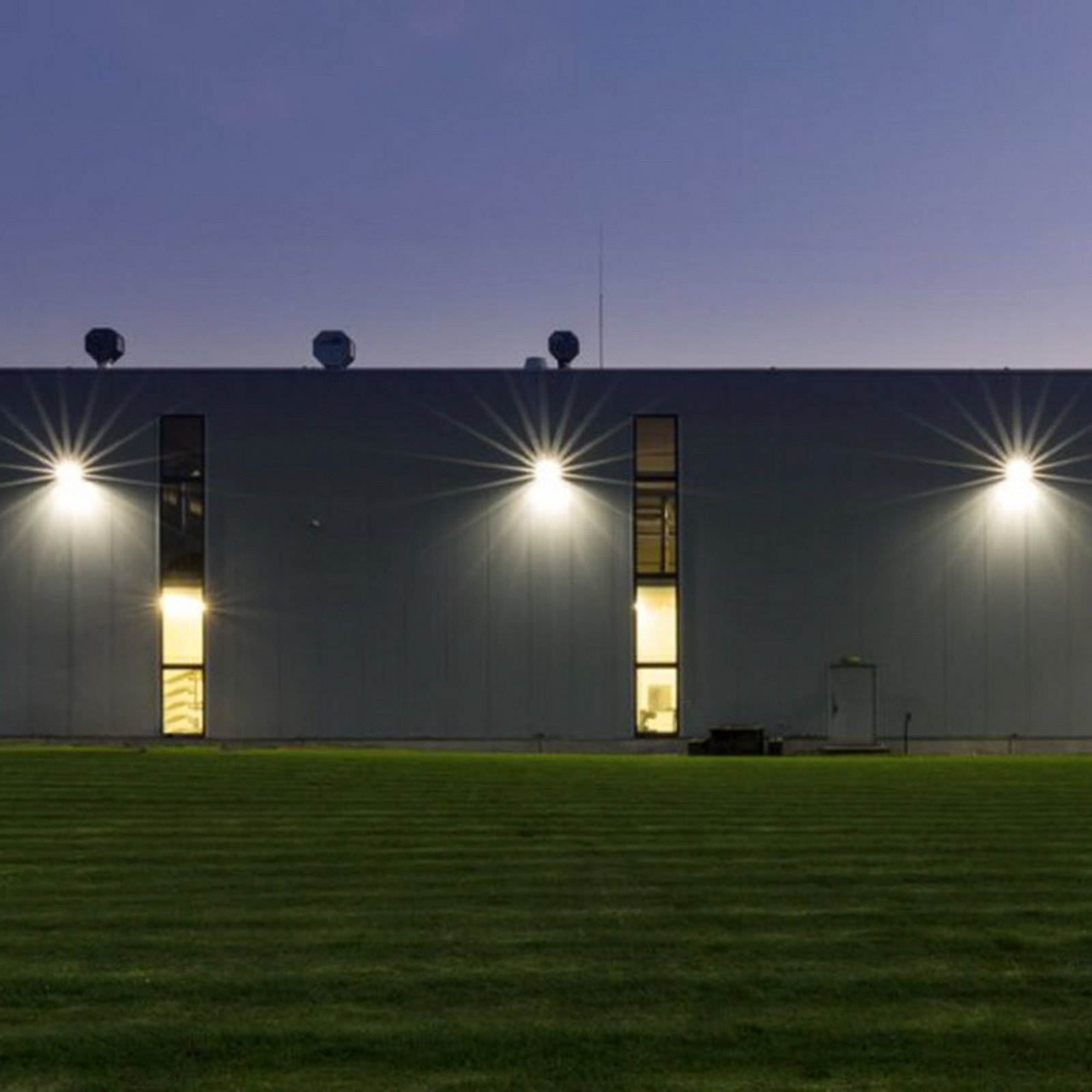 DOTLUX LED-Fluter LENSplus, 100 W, schwarz, Alu 5.000 K IP66