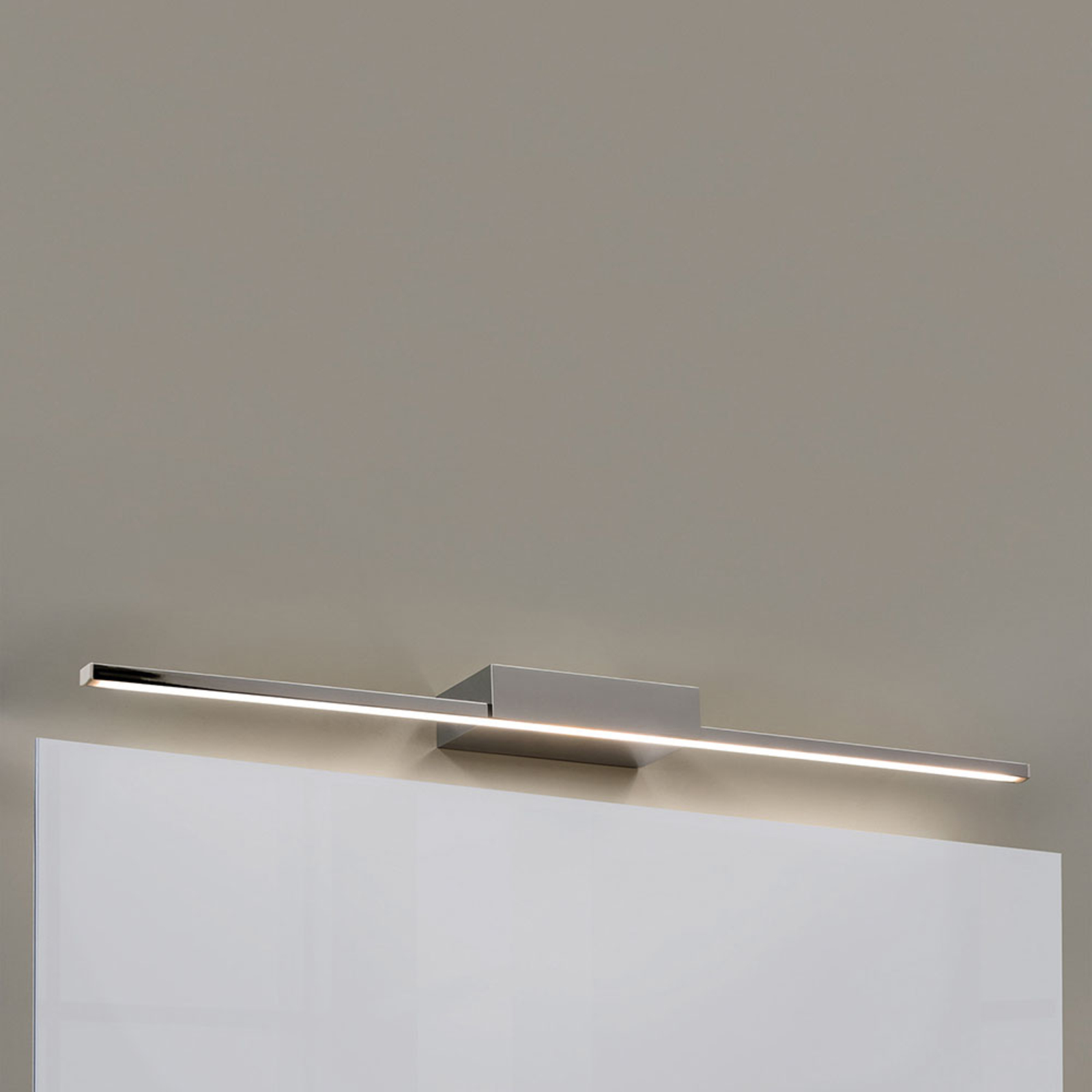 Kúpeľňové nástenné LED svetlo Yei, šírka 67,5 cm