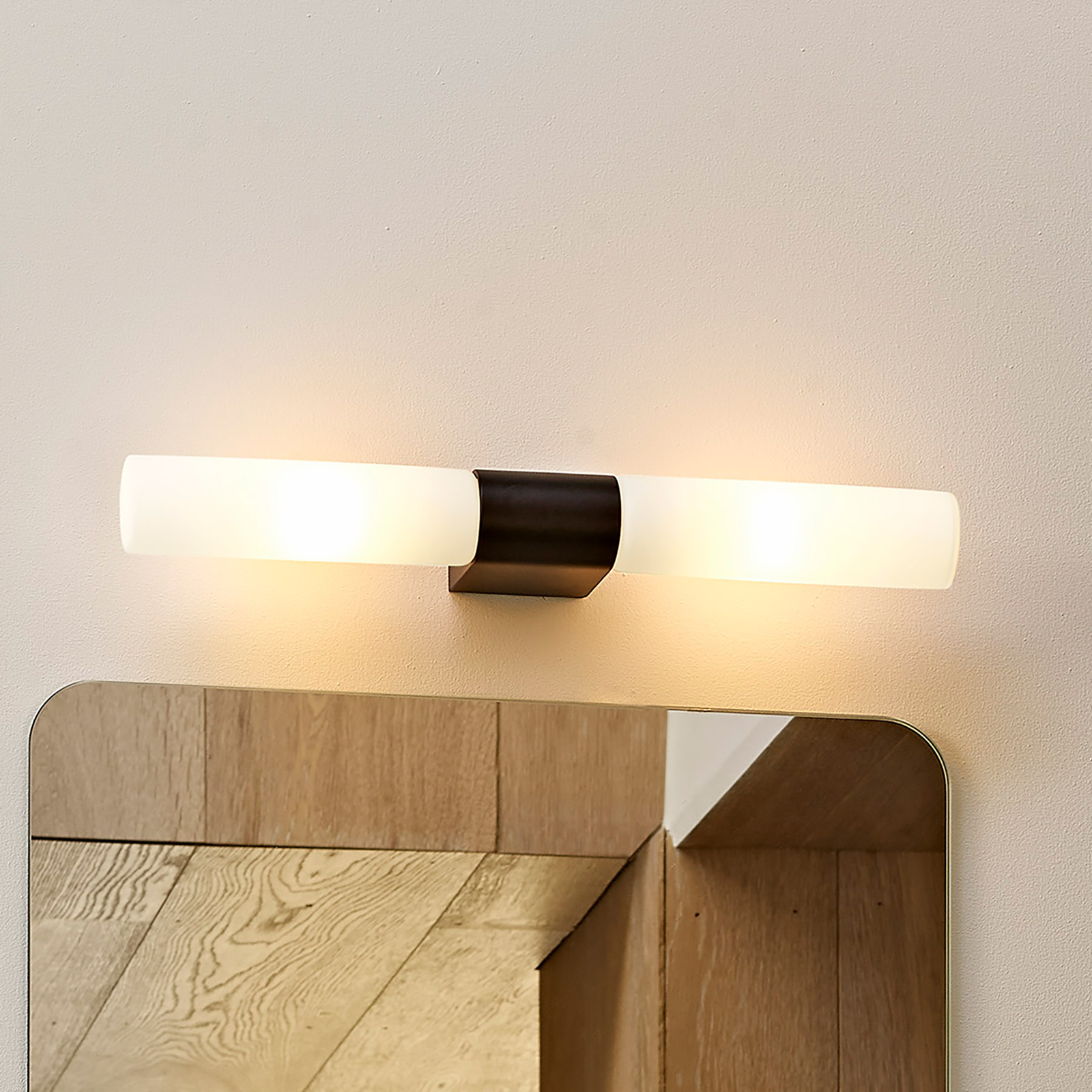 Astro Padova vegglampe, 2 lyskilder, svart/gull