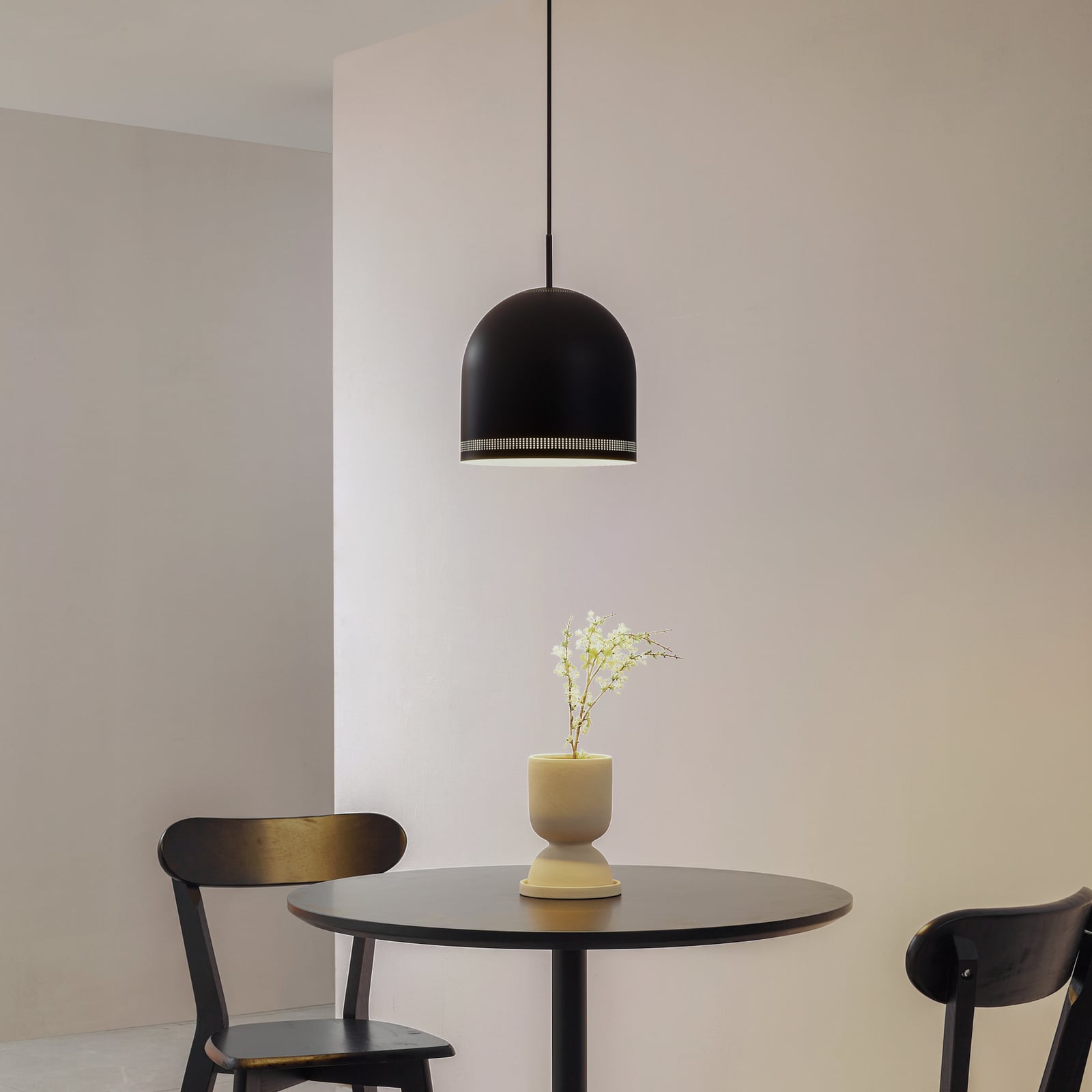 Oura hengelampe, Ø 25 cm, svart, jern, E27 - Nola