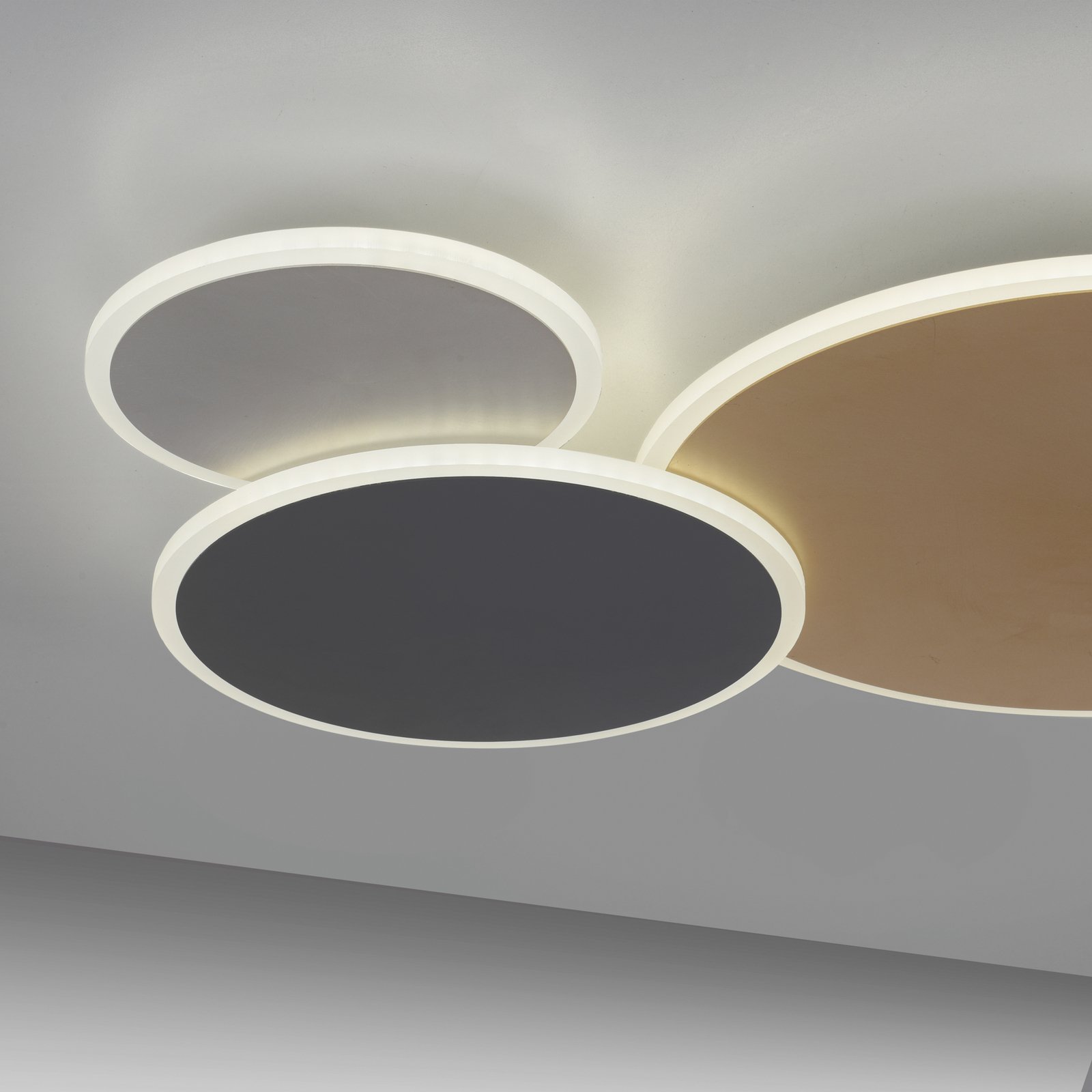Пол Нойхаус Q-Piato LED осветление за таван, три лампи