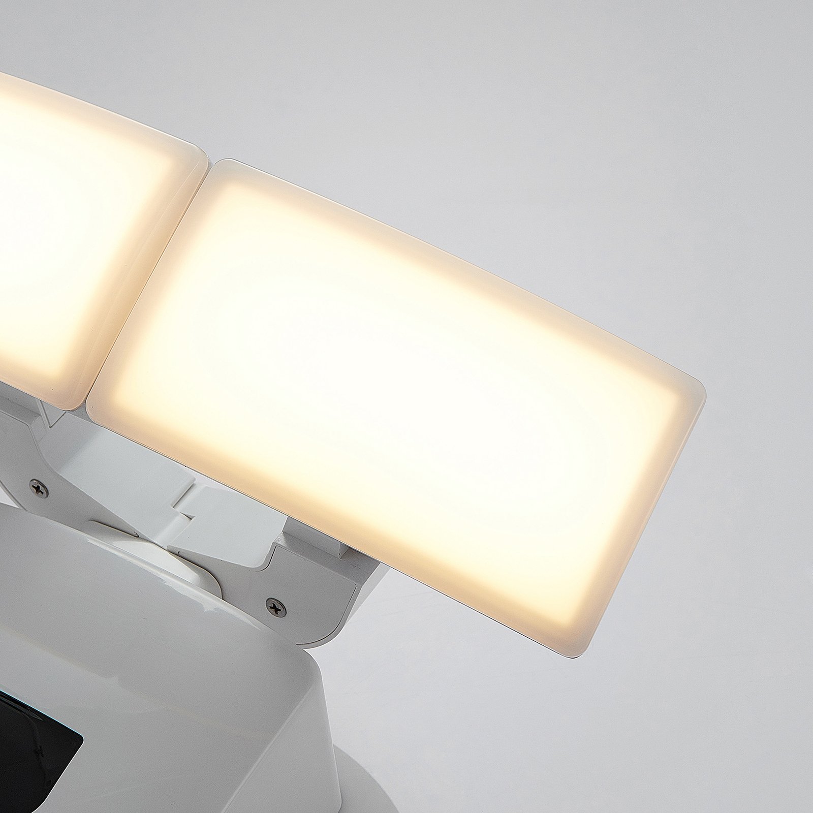 LED-Außenwandlampe Nikias mit Sensor, 2-fl.