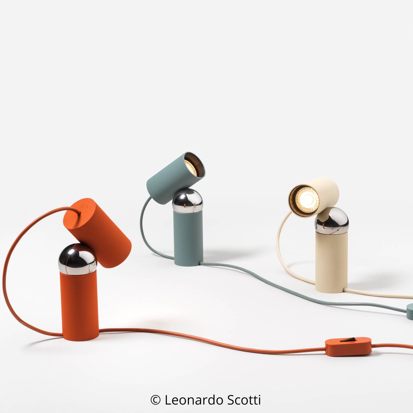 Lampa stołowa FLOS Bilboquet, beżowa, obrotowa, GU10