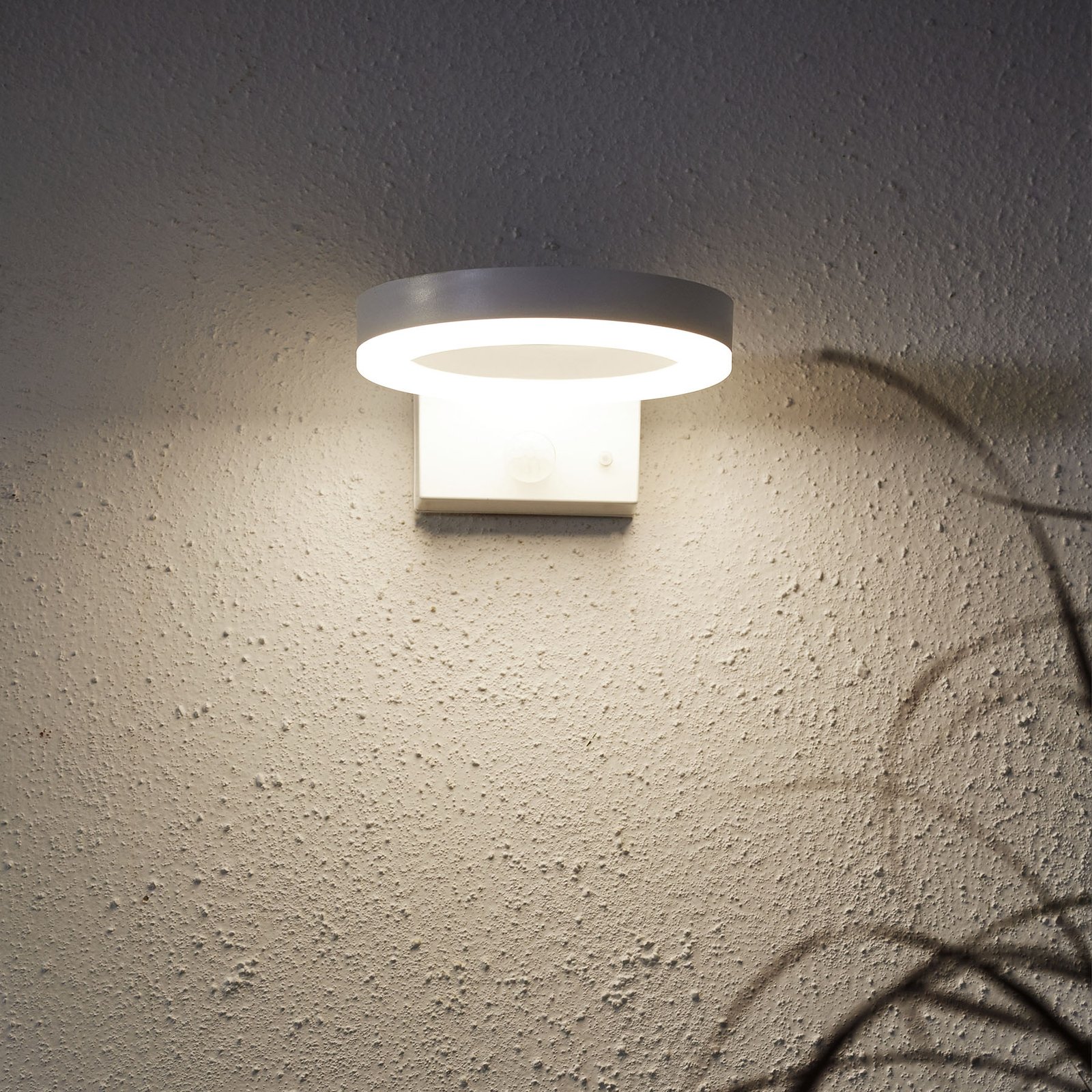 Solar LED Wandleuchte weiß mit Bewegungsmelder Helligkeitssensor mit Akku 