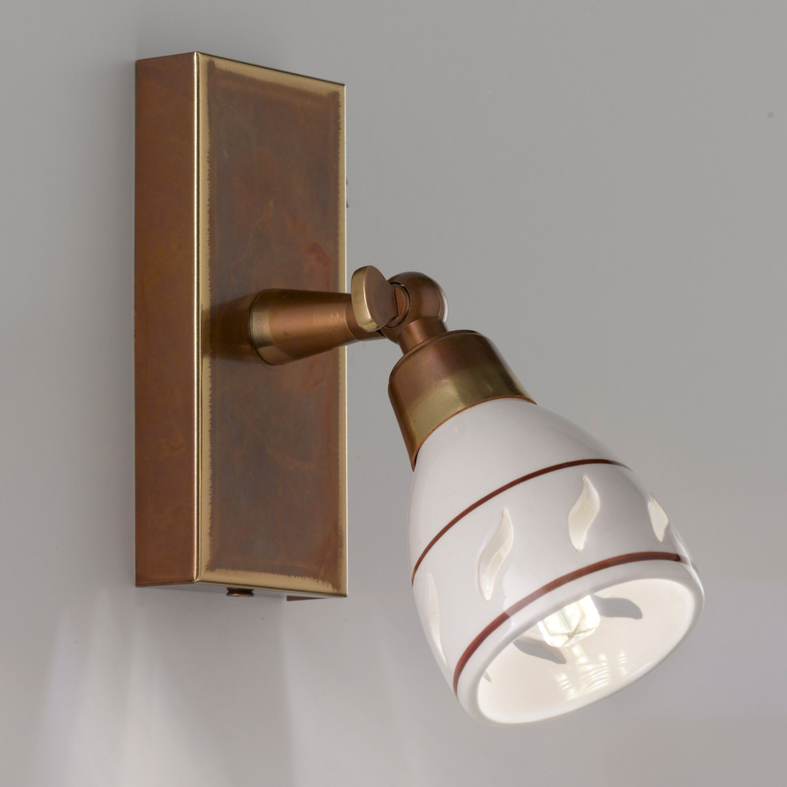 Bassano small wall spotlight, ceramic lampshade