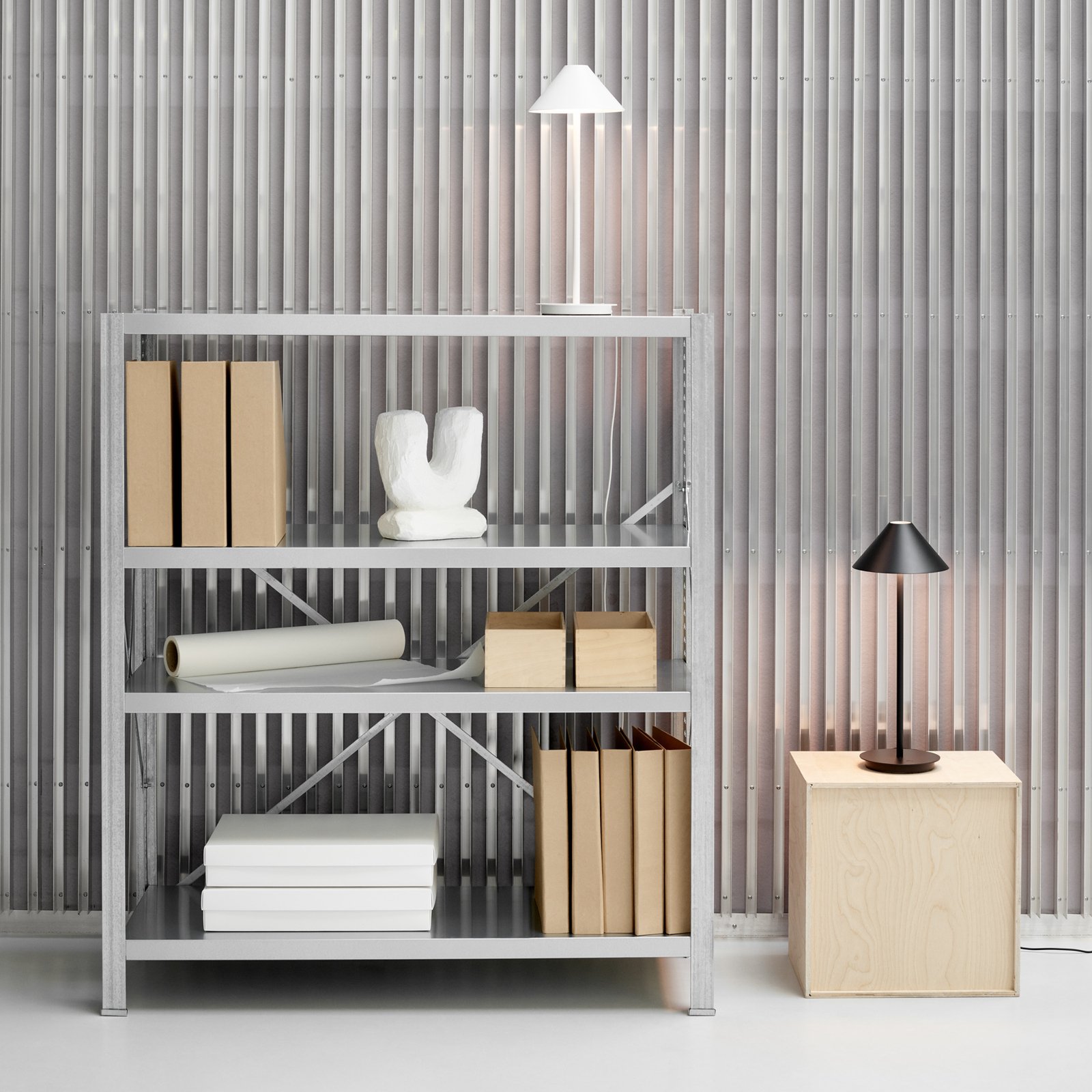 Keglen 175 LED Tischleuchte w/Base Dim-to-Warm Black - Louis Poulsen