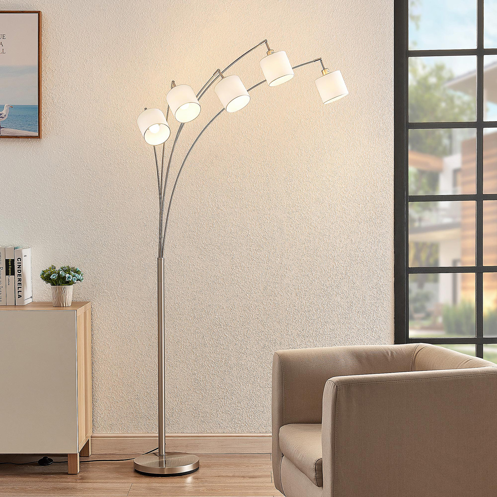 Lindby Stannis lámpara de arco, textil cinco luces