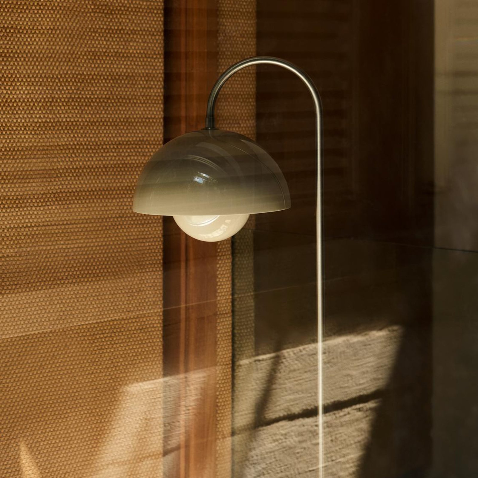 Stojaca lampa Flowerpot VP12 Grey Beige - &Tradition