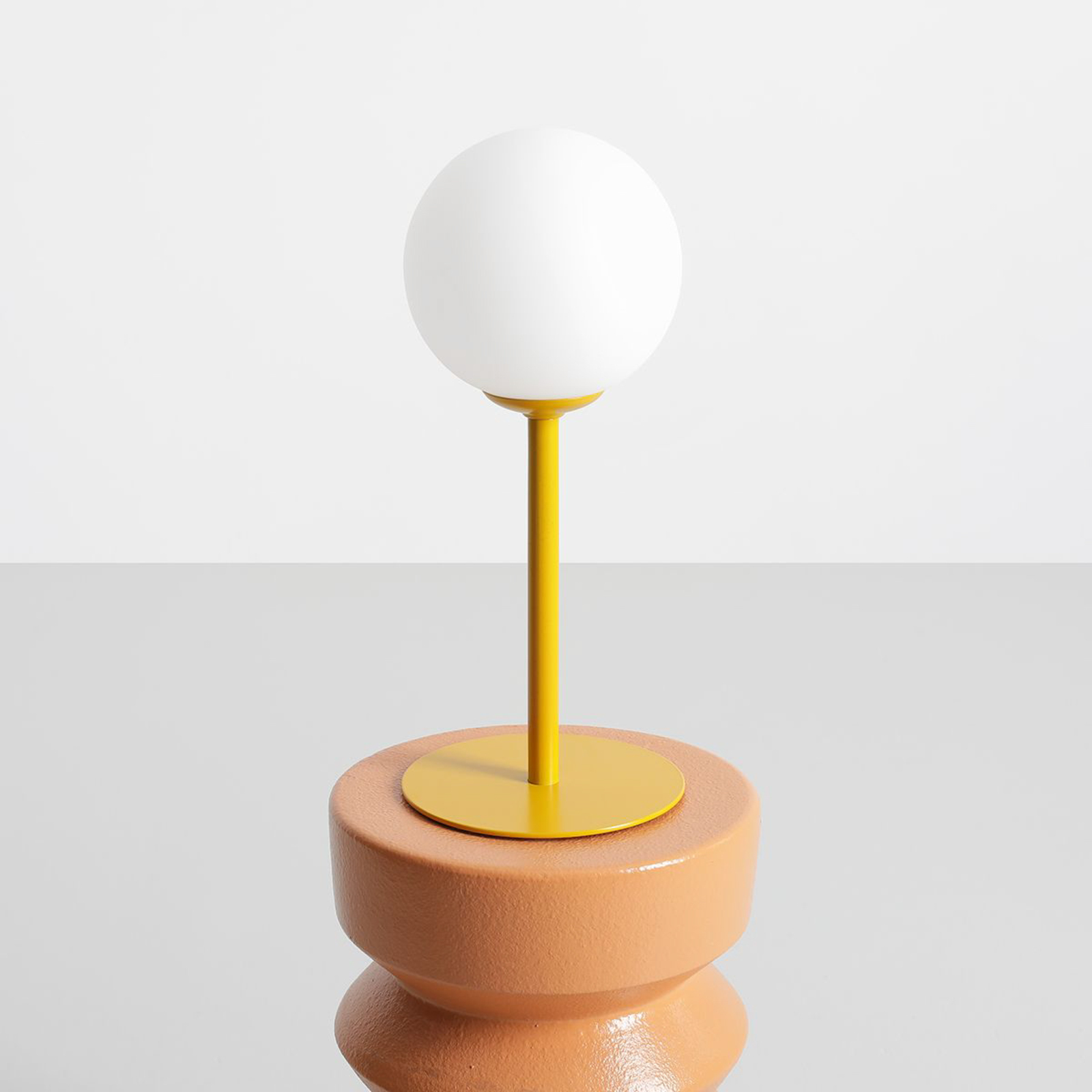 Joel table lamp, 35 cm high, mustard yellow/white