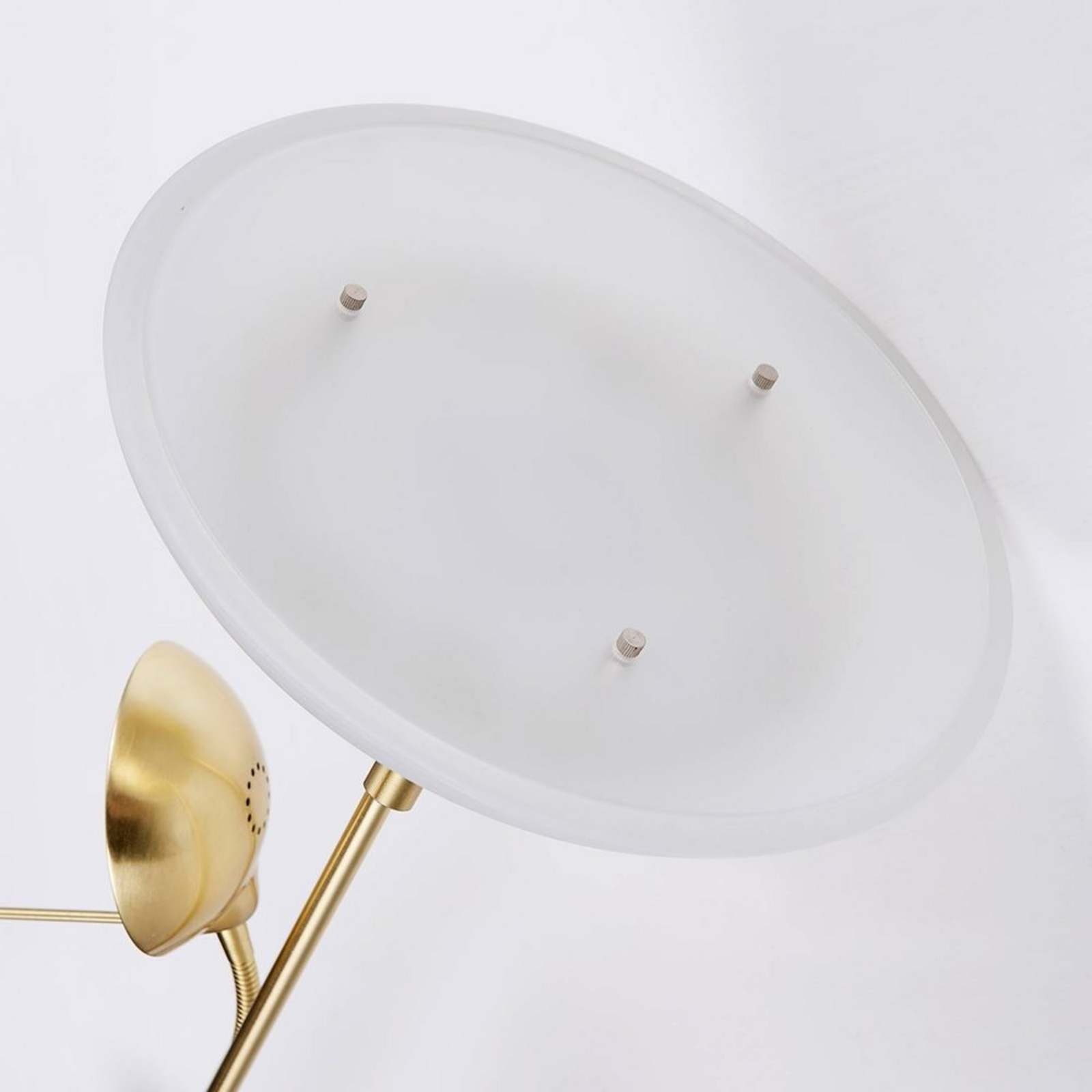 Yveta Lampadar Brass/White - Lindby