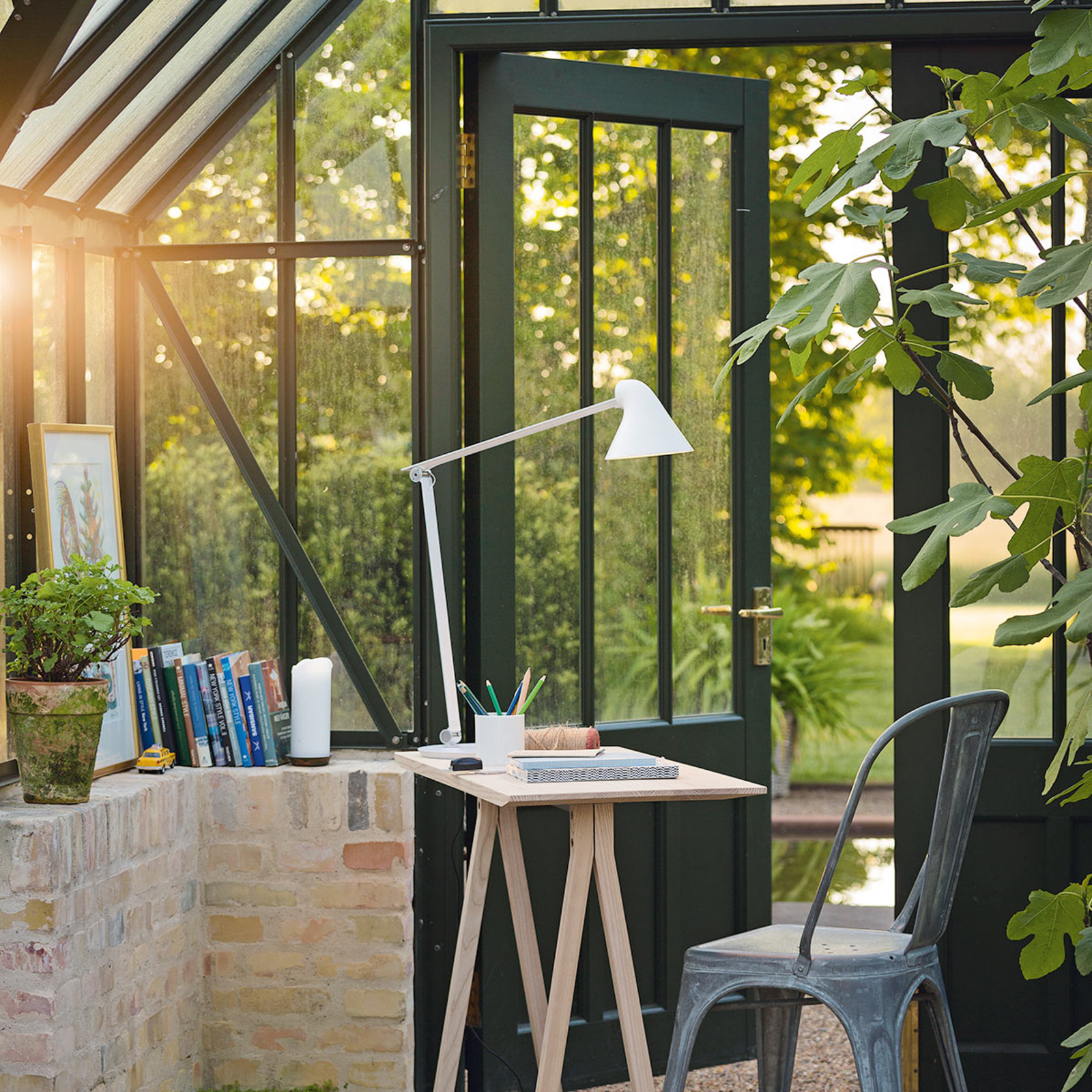 NJP Table Lamp with Base 2700K White - Louis Poulsen