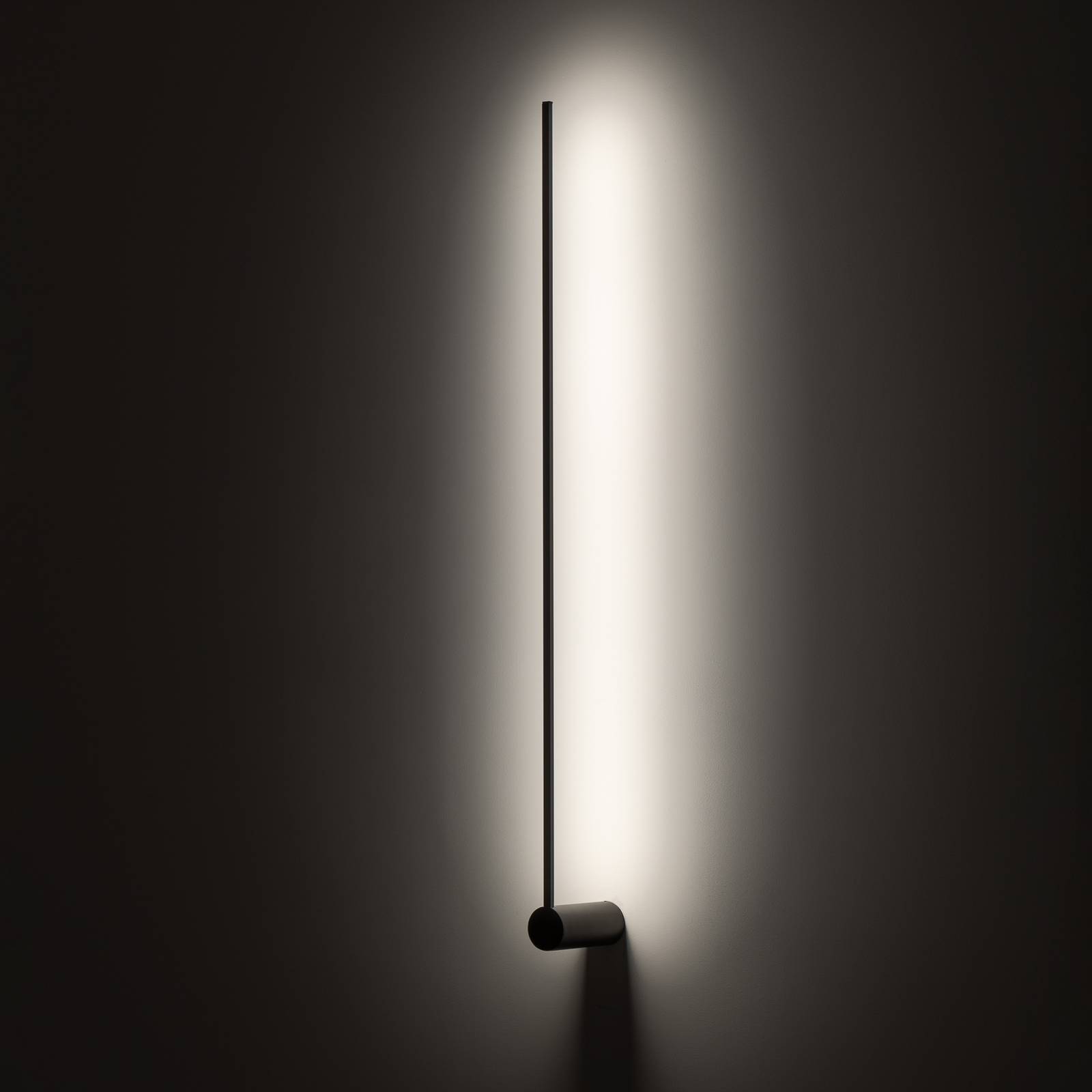 LED-Wandleuchte Arm L, 105 cm hoch, schwarz, Metall günstig online kaufen