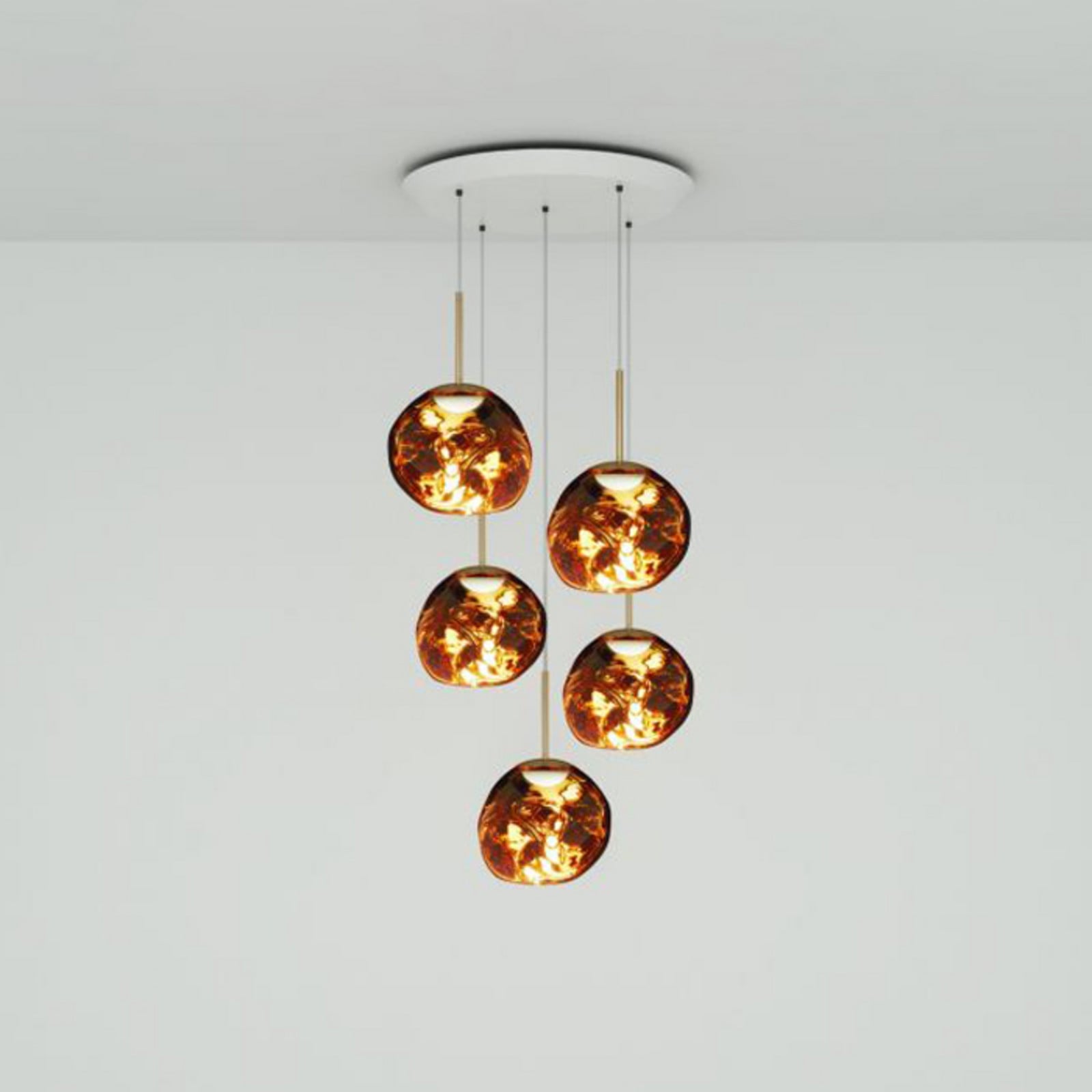 Melt Mini Round hengelampe, gull, Ø 73 cm, 5 lyskilder - Tom Dixon - Stue - Design - Plast - Med flere lyskilder