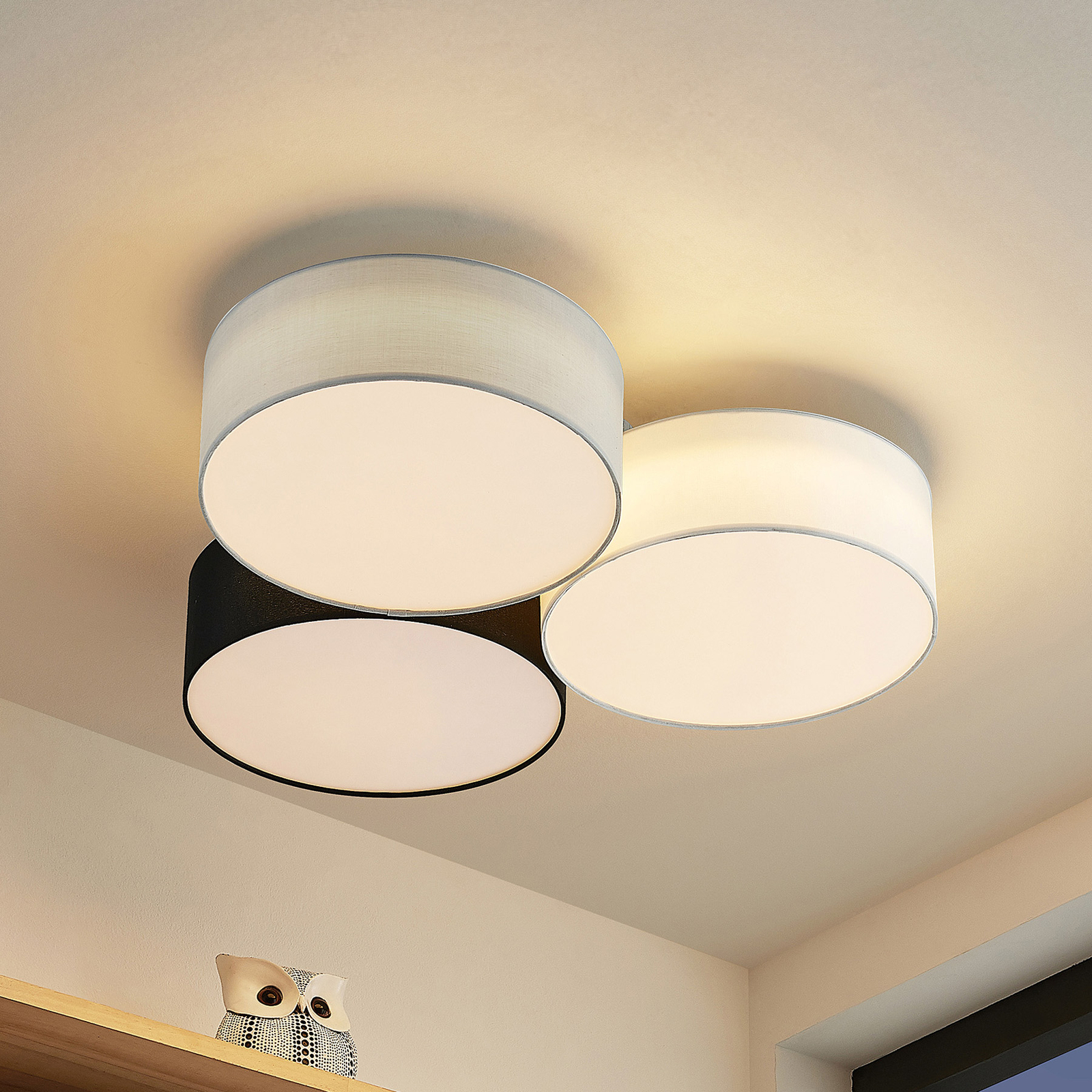 Lindby Janita LED-taklampa, 3 lampor, trefärgad