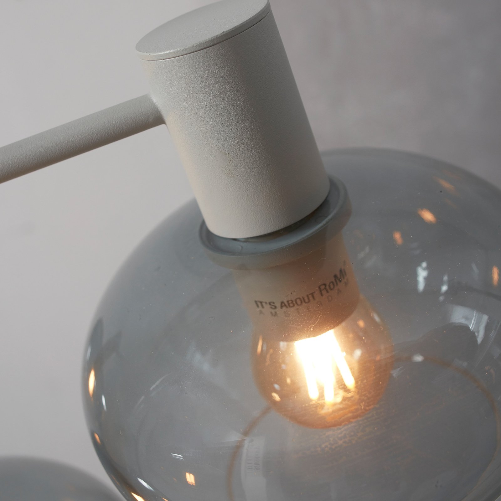 Se trata de RoMi lámpara colgante Bolonia, gris claro, 4 luces