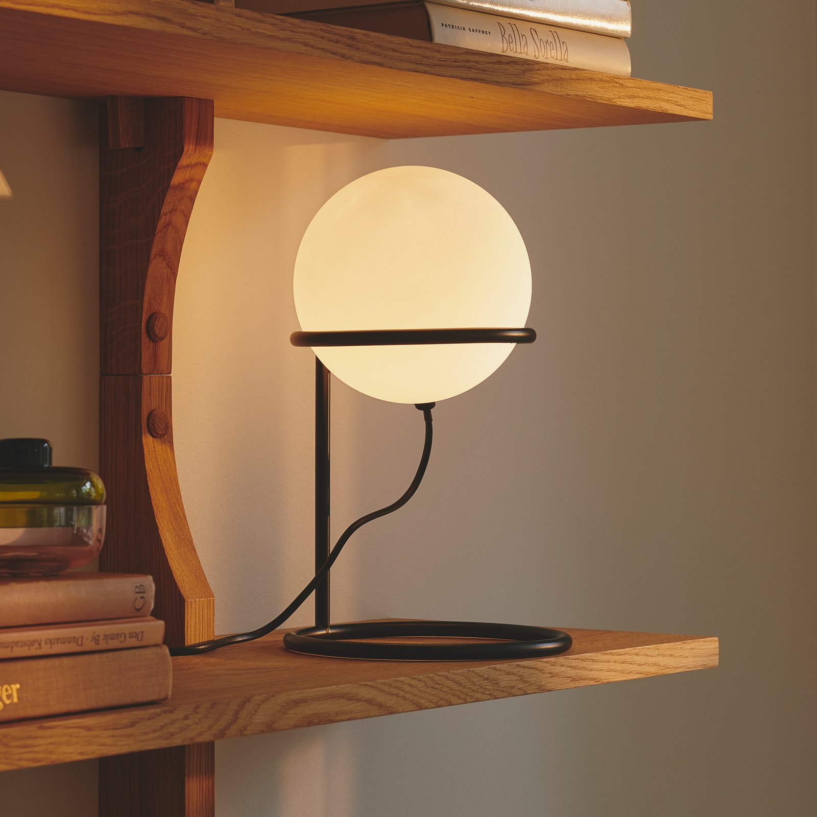 Wilson table lamp, metal, black, glass globe shade