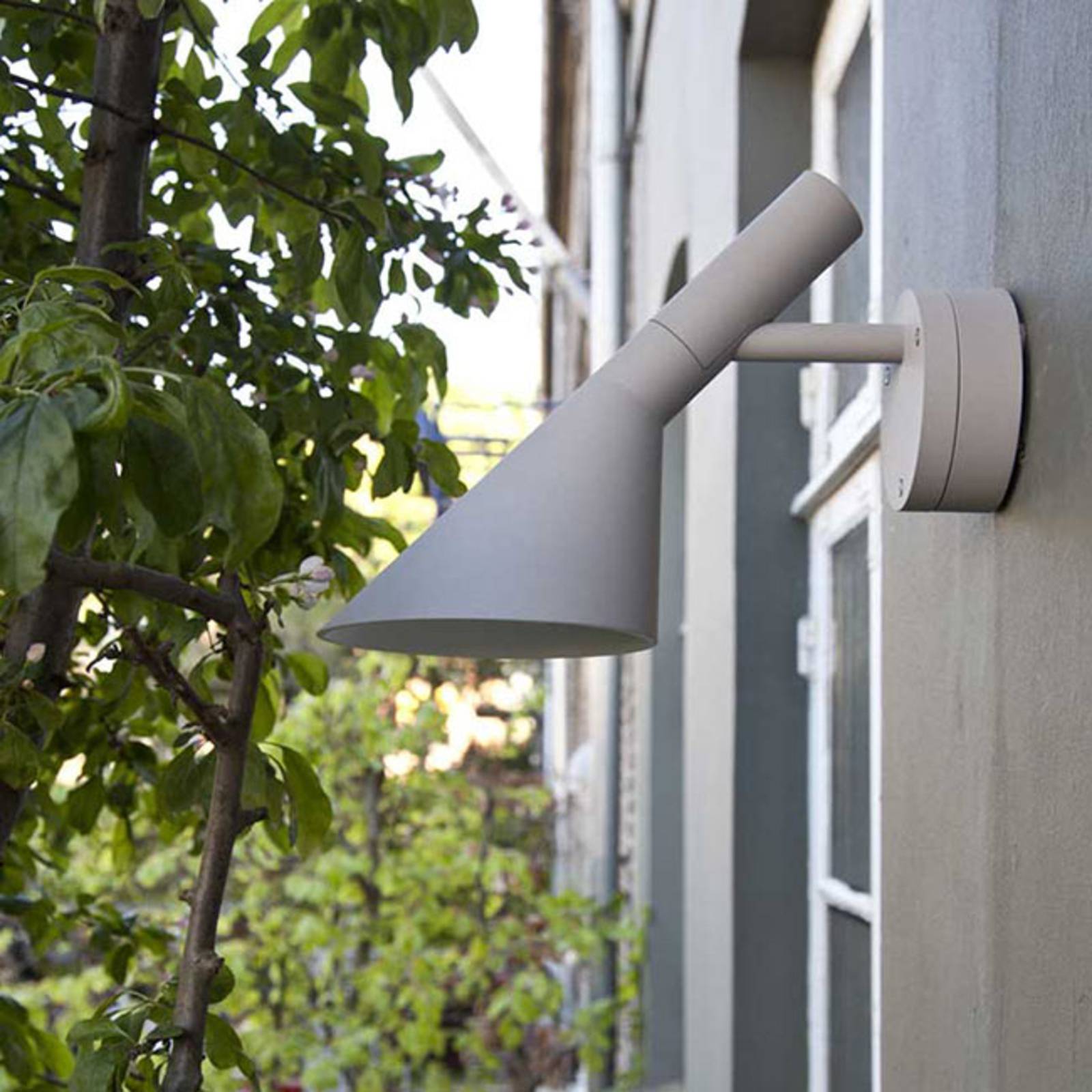 Louis Poulsen AJ –kinkiet zewnętrzny LED,aluminium