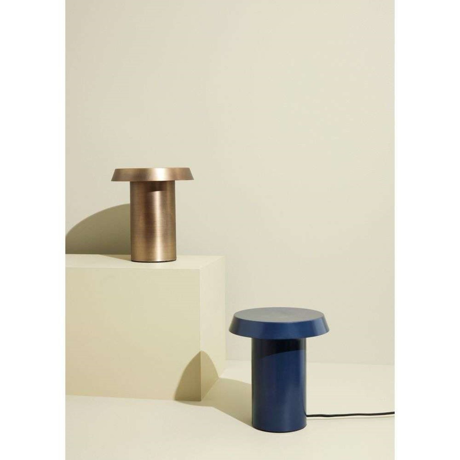 Keen Table Lamp Dark Blue - Hübsch