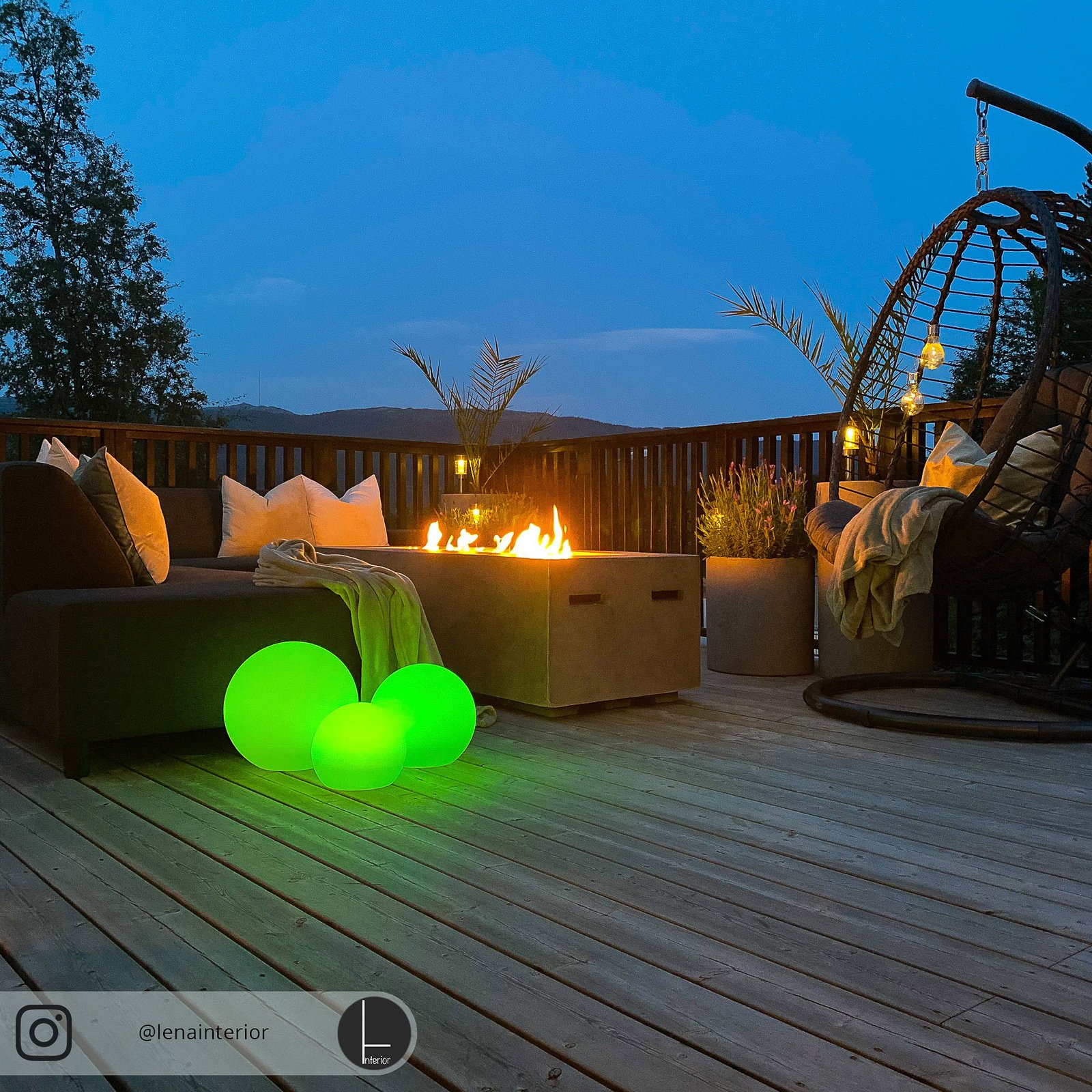 Lindby Lago LED-solcellelampe RGBW, 3er sett kuler