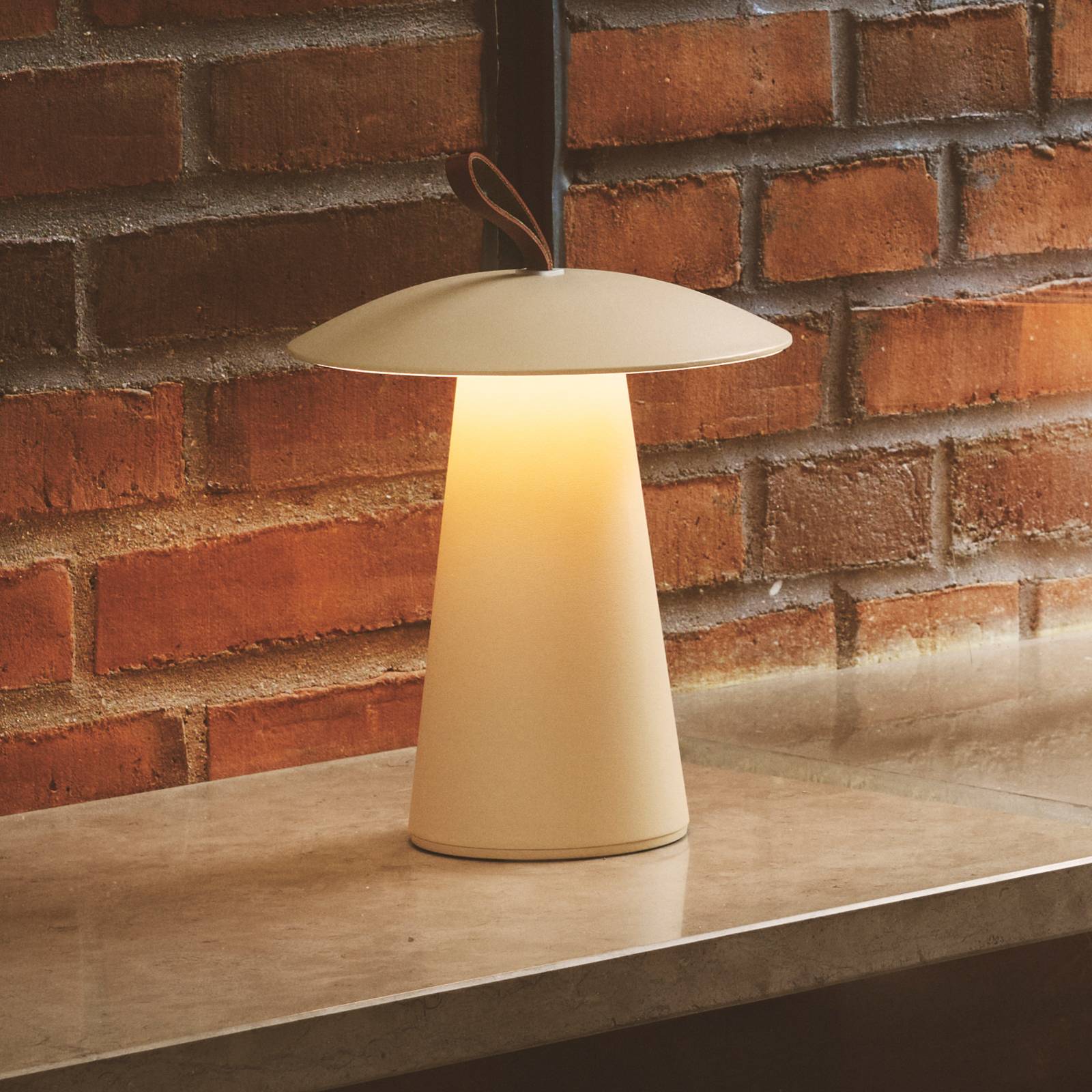 Nabíjateľná stolová lampa Ara To-Go LED, hliník, piesok
