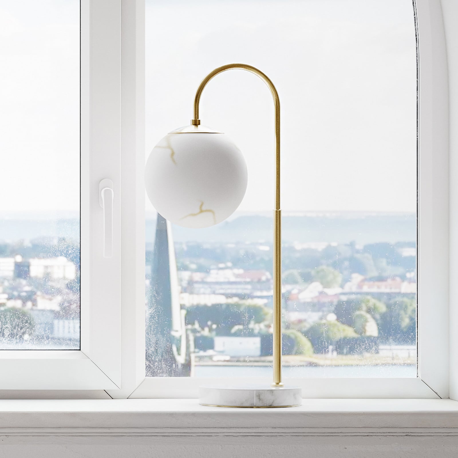 Bellagio bordlampe, messingfarvet/hvid, glas, E27 – By Rydéns - Stue - Metal - Med én lyskilde billede