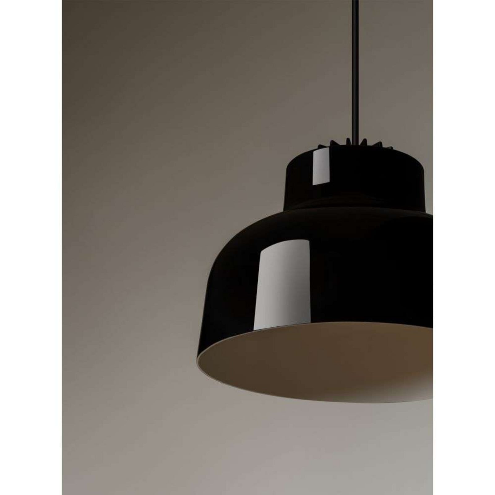 M64 Pendel Dim. Glossy Deep Black Santa & Cole - Stue - Aluminium