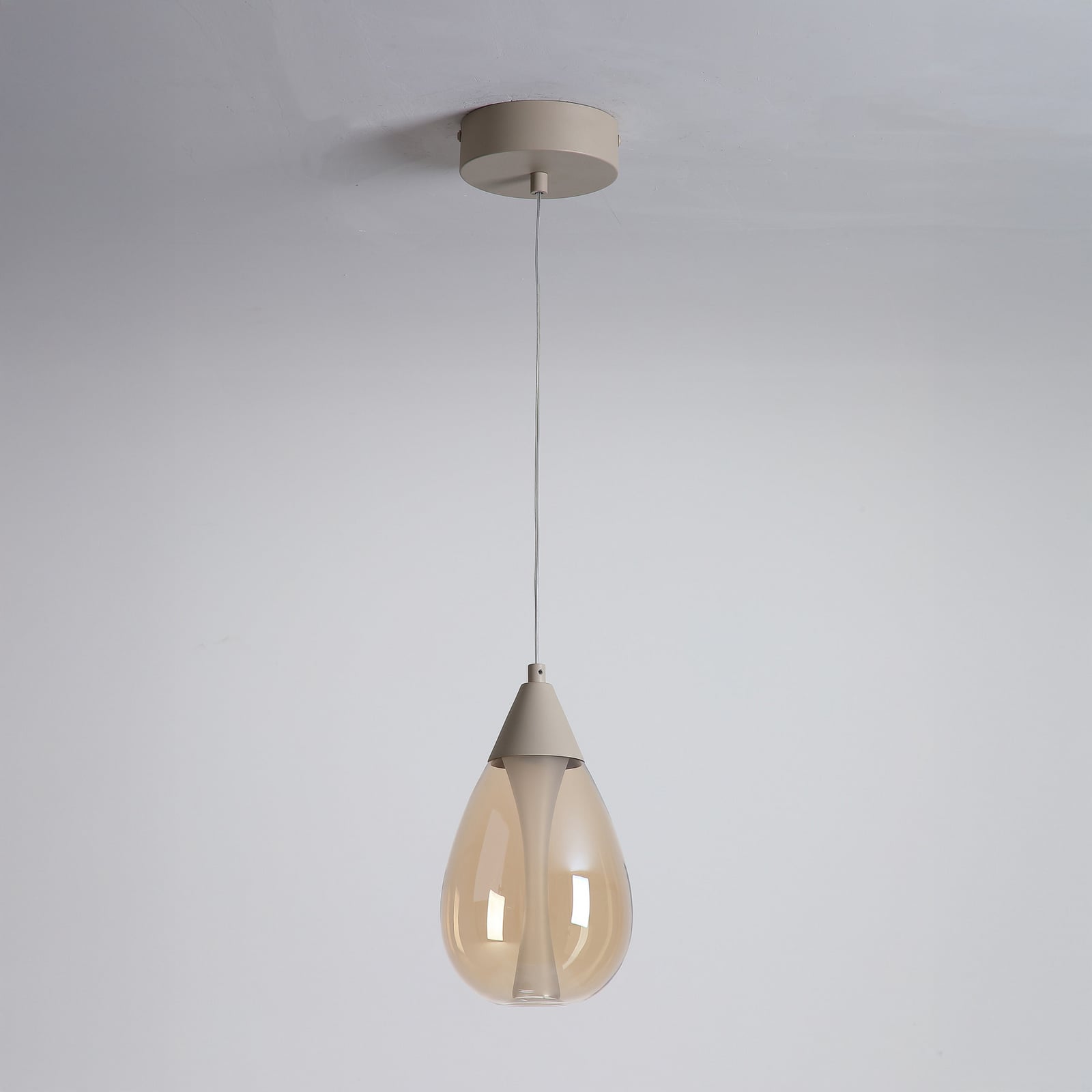 LED-Hängeleuchte Pear, 1-fl., beige, Glas amber, 3.000 K LED-Hängeleuchte Pear, 1-fl., beige, Glas amber, 3.000 K