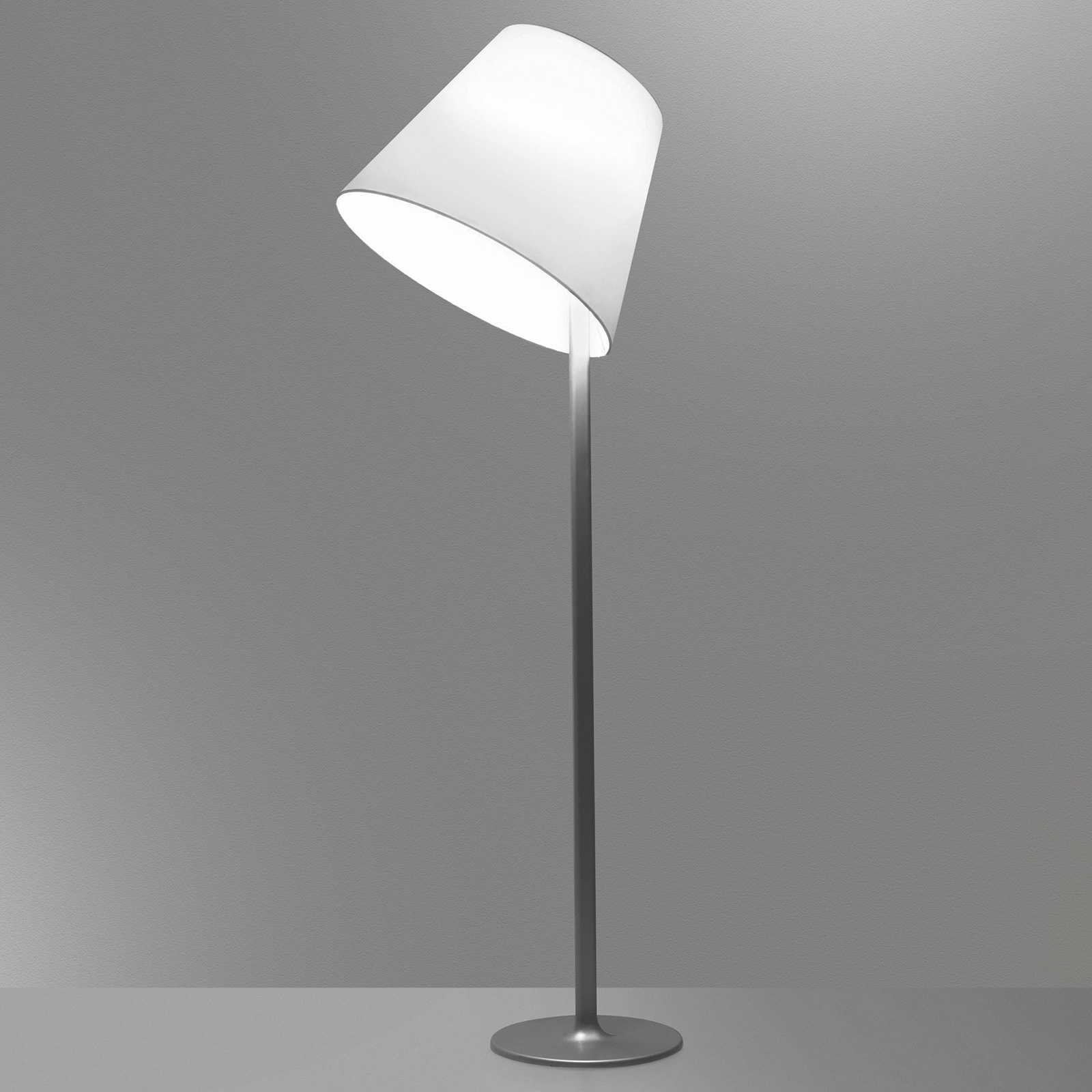 Artemide Melampo Stehleuchte, Schirm drehbar