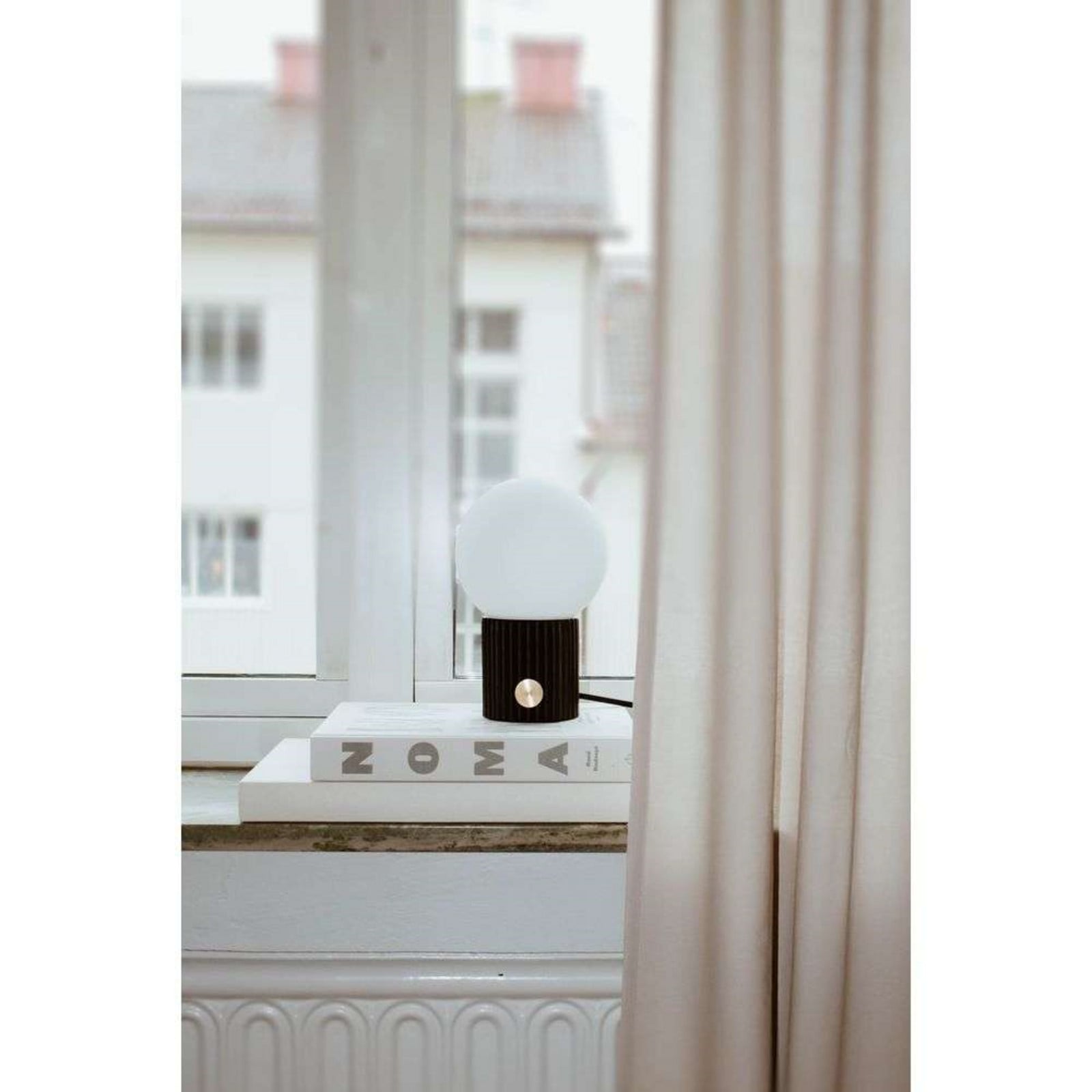 Hubble 15 Bordlampe Black Globen Lighting - Stue - Glas
