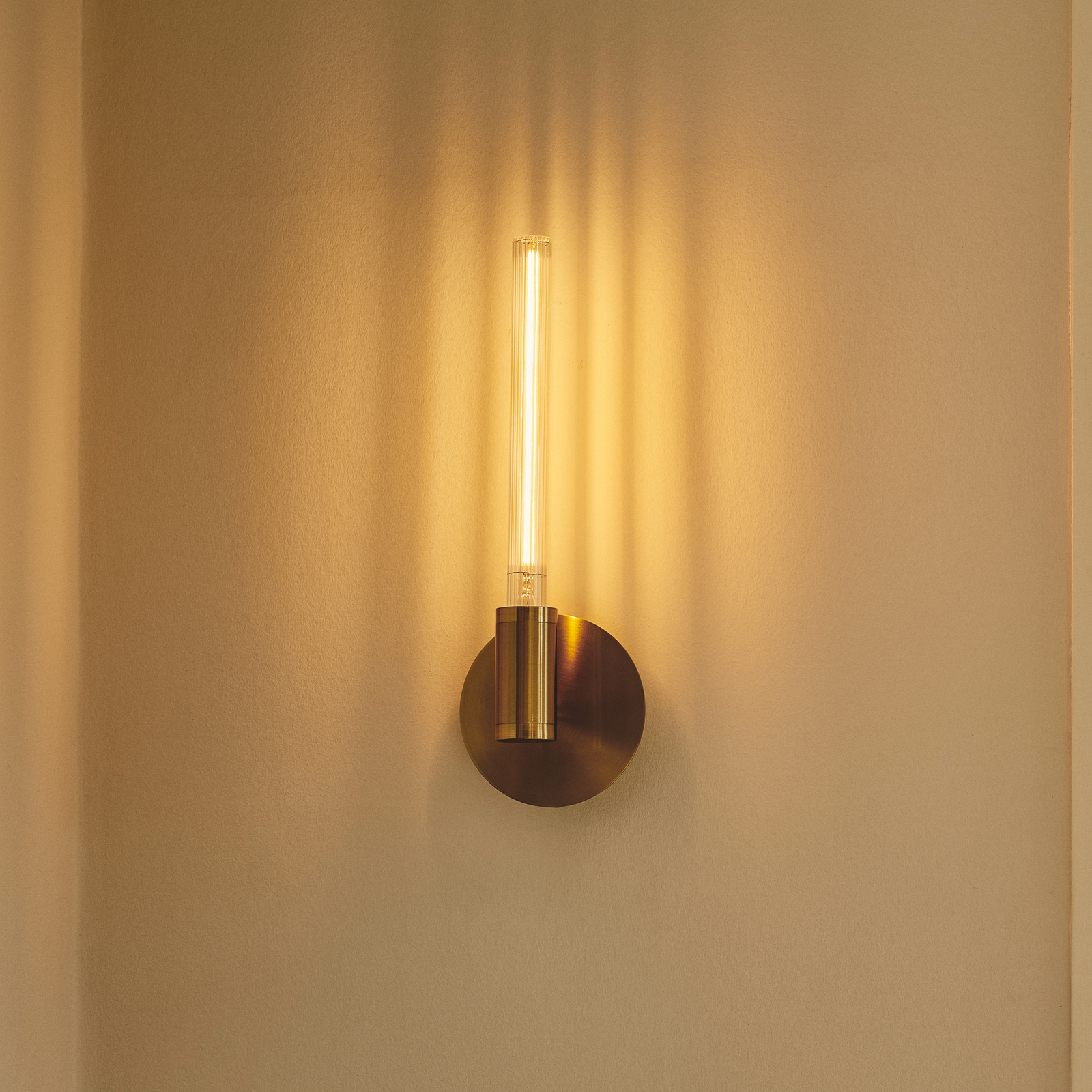 Liberty Single Vegglampe Gold - Design By Us