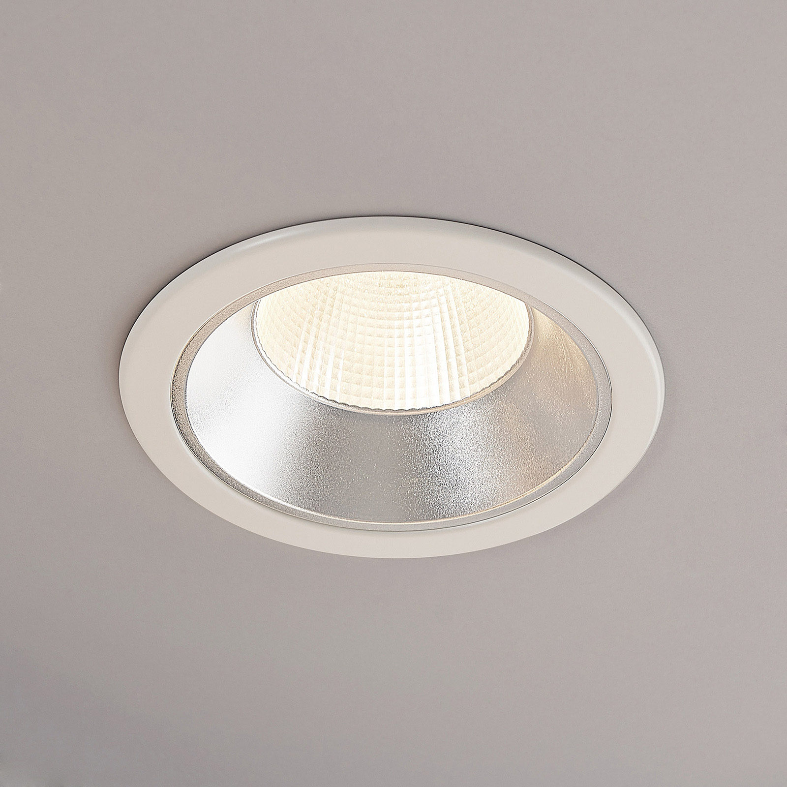 Arcchio Delano LED-innfellingsspot, ? 17,4 cm - Hvit / opal