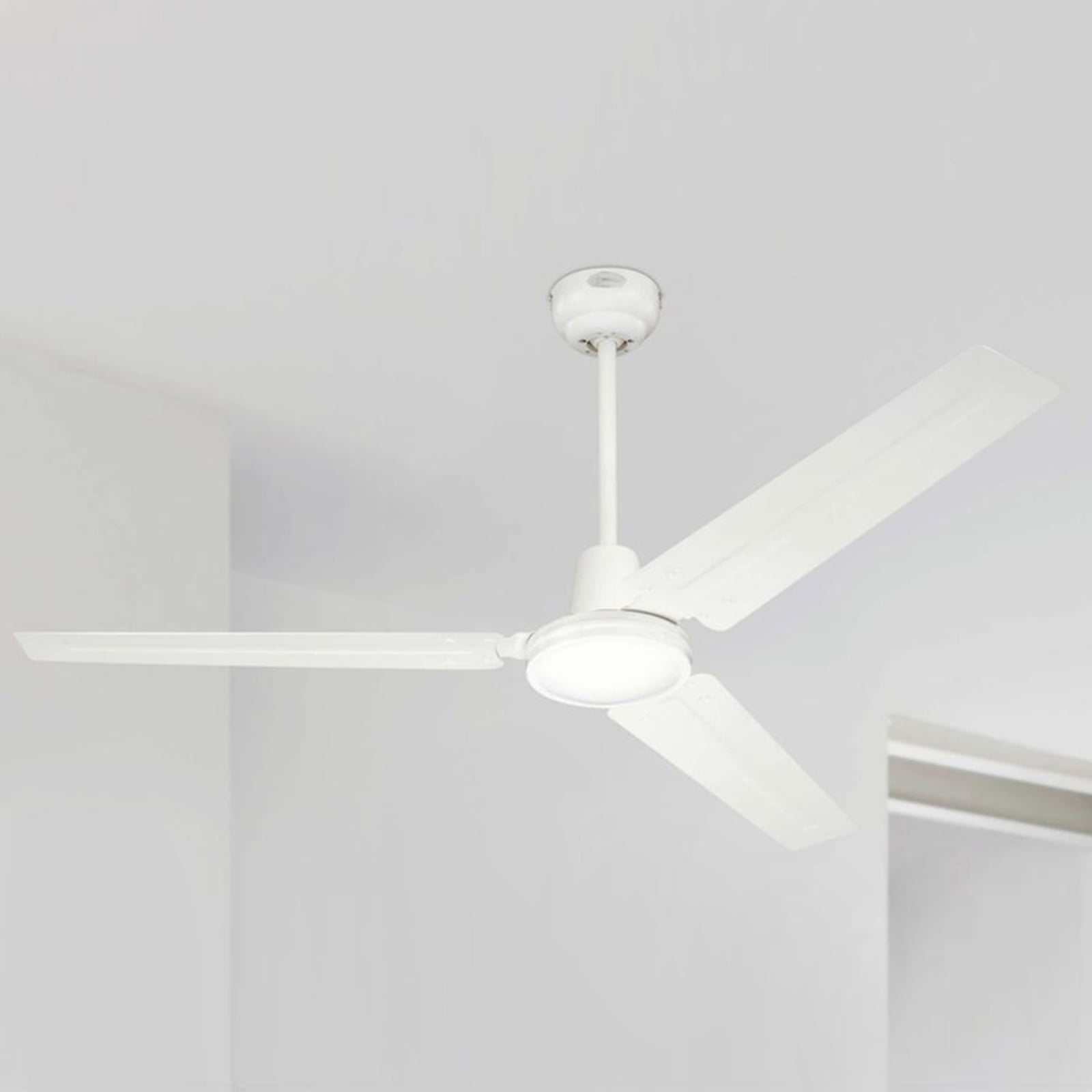 Ventilador de teto Industrial branco silencioso Ø142 cm - Westinghouse Ventilador de teto Industrial branco silencioso Ø142 cm - Westinghouse