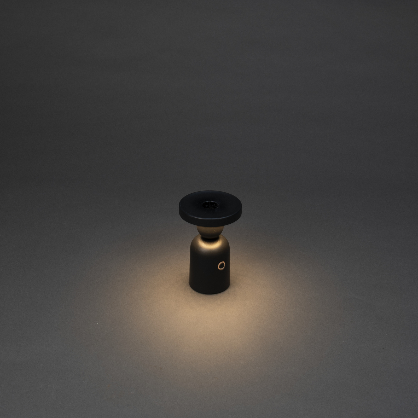 Lampe de table LED à accu Nantes, noir, aluminium, IP54, variateur