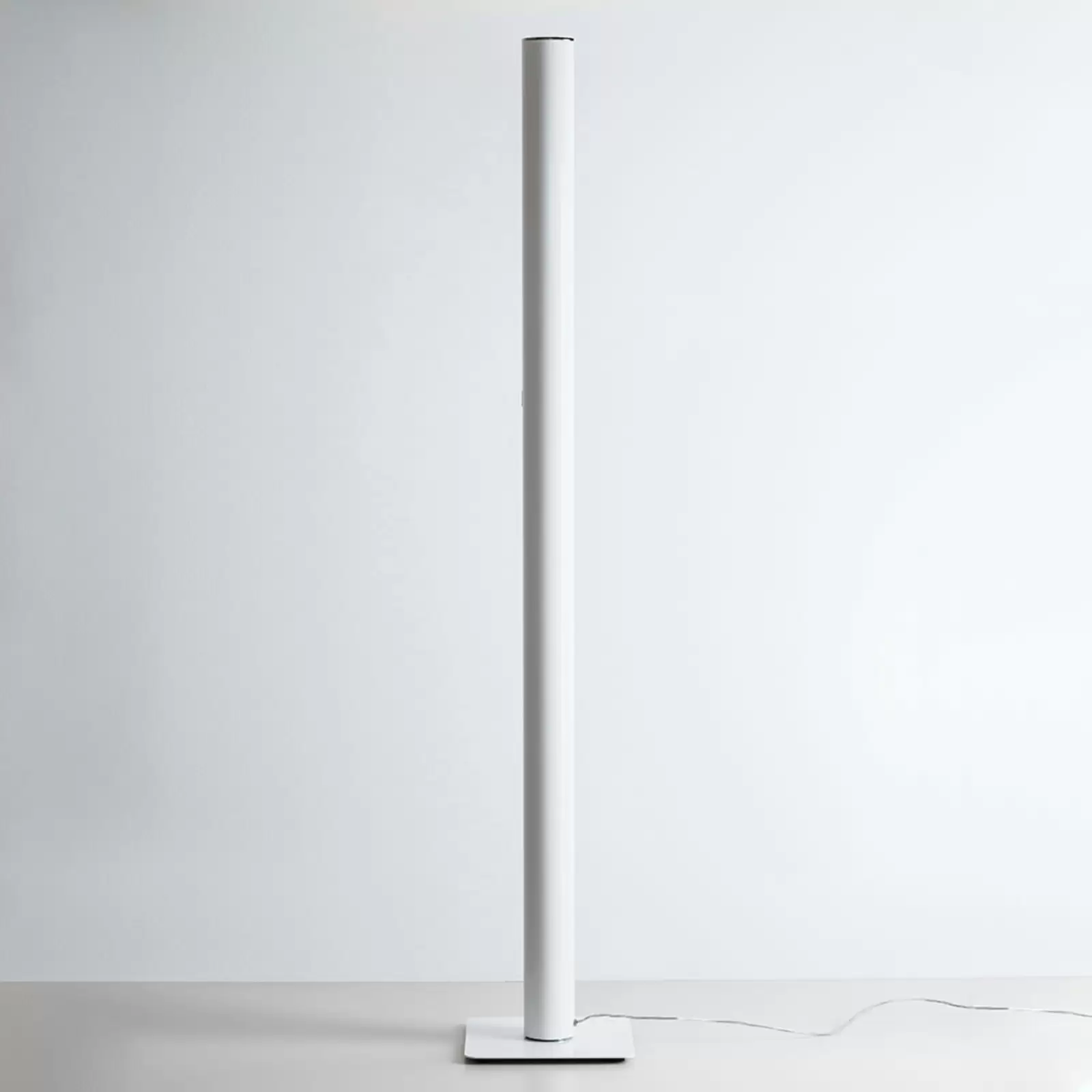 Artemide Ilio lampada LED da terra bianca, 3.000K