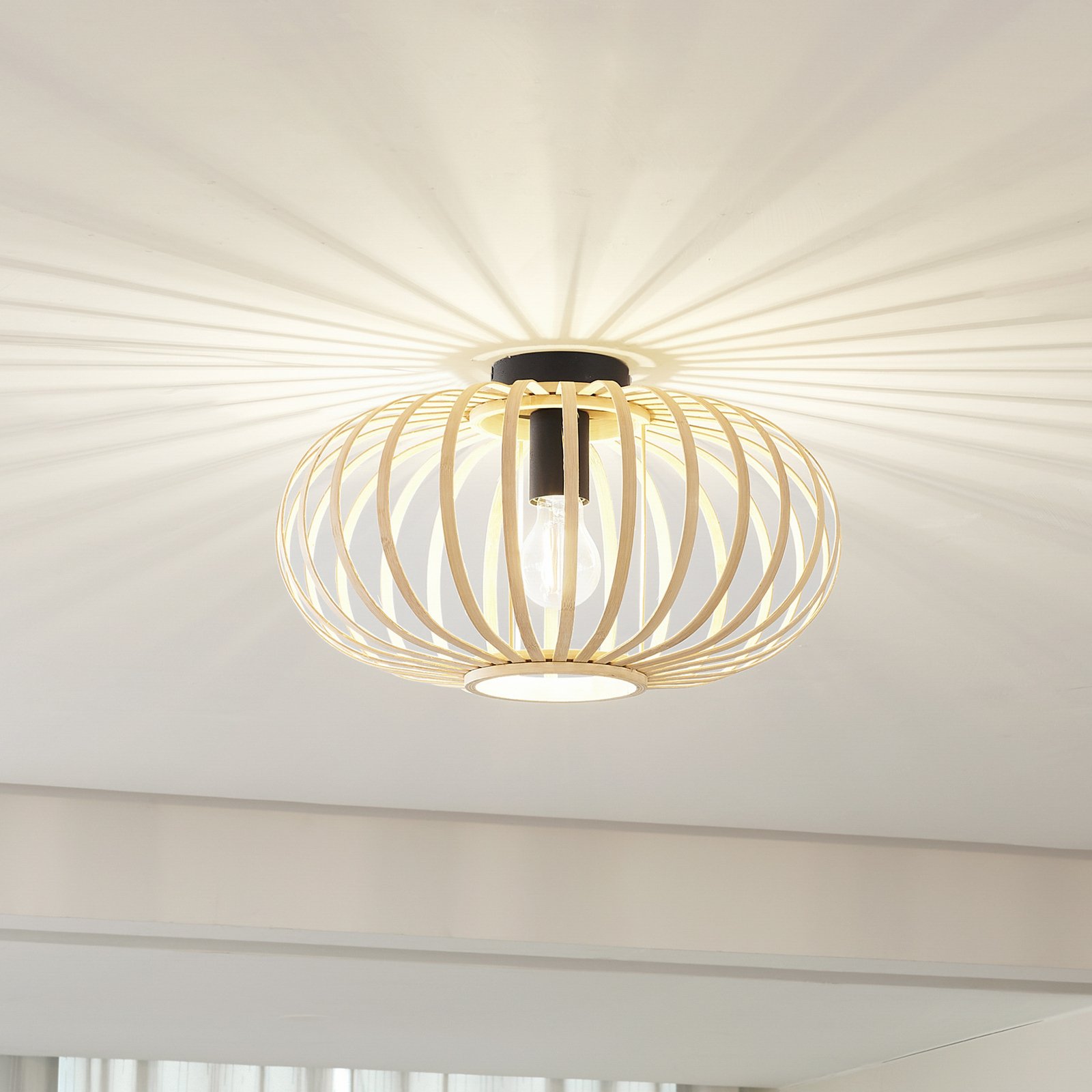 Lindby ceiling light Lielle, natural bamboo, Ø 40 cm