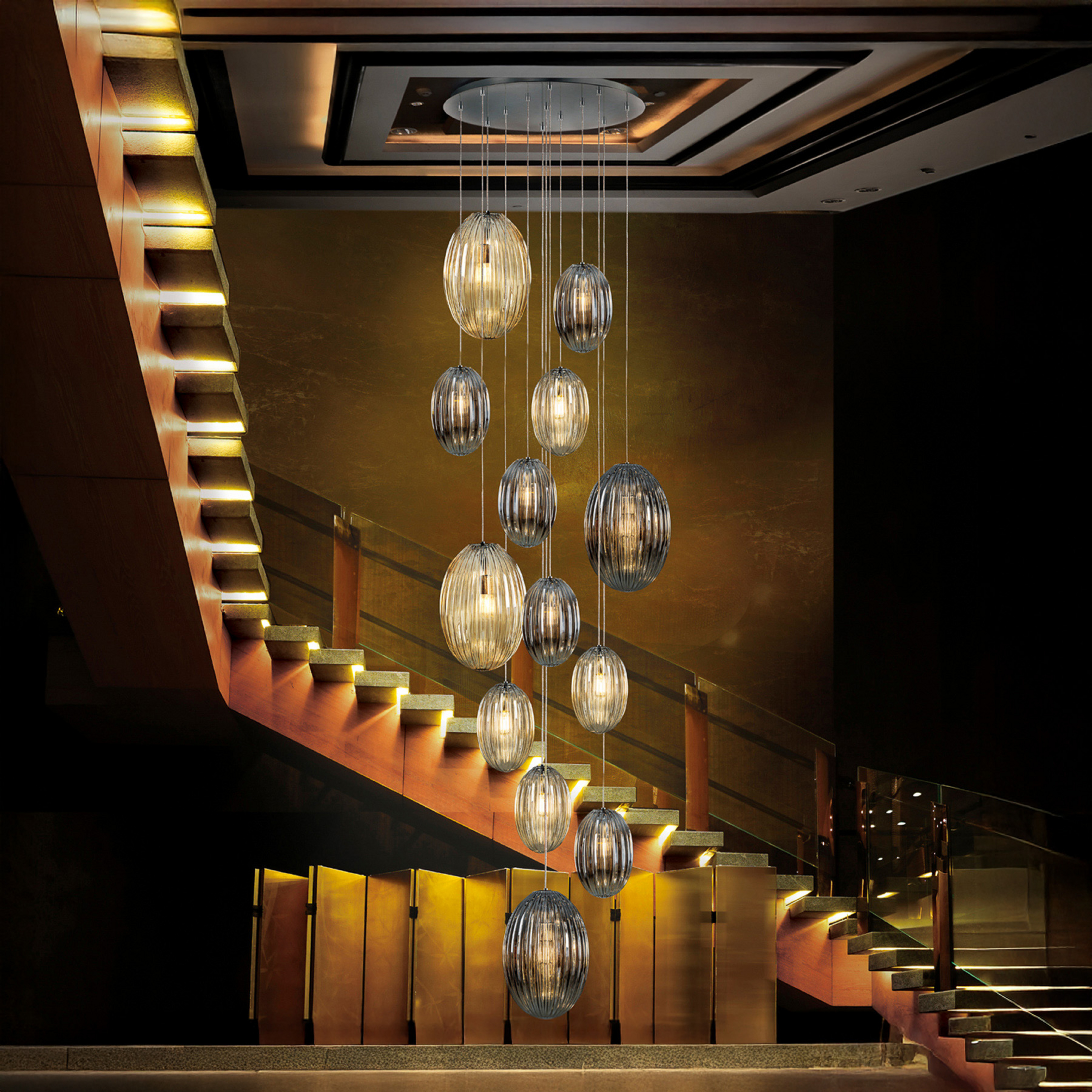 Hängeleuchte Ovila, 13-flammig, rauchgrau/cognac, Glas, E27