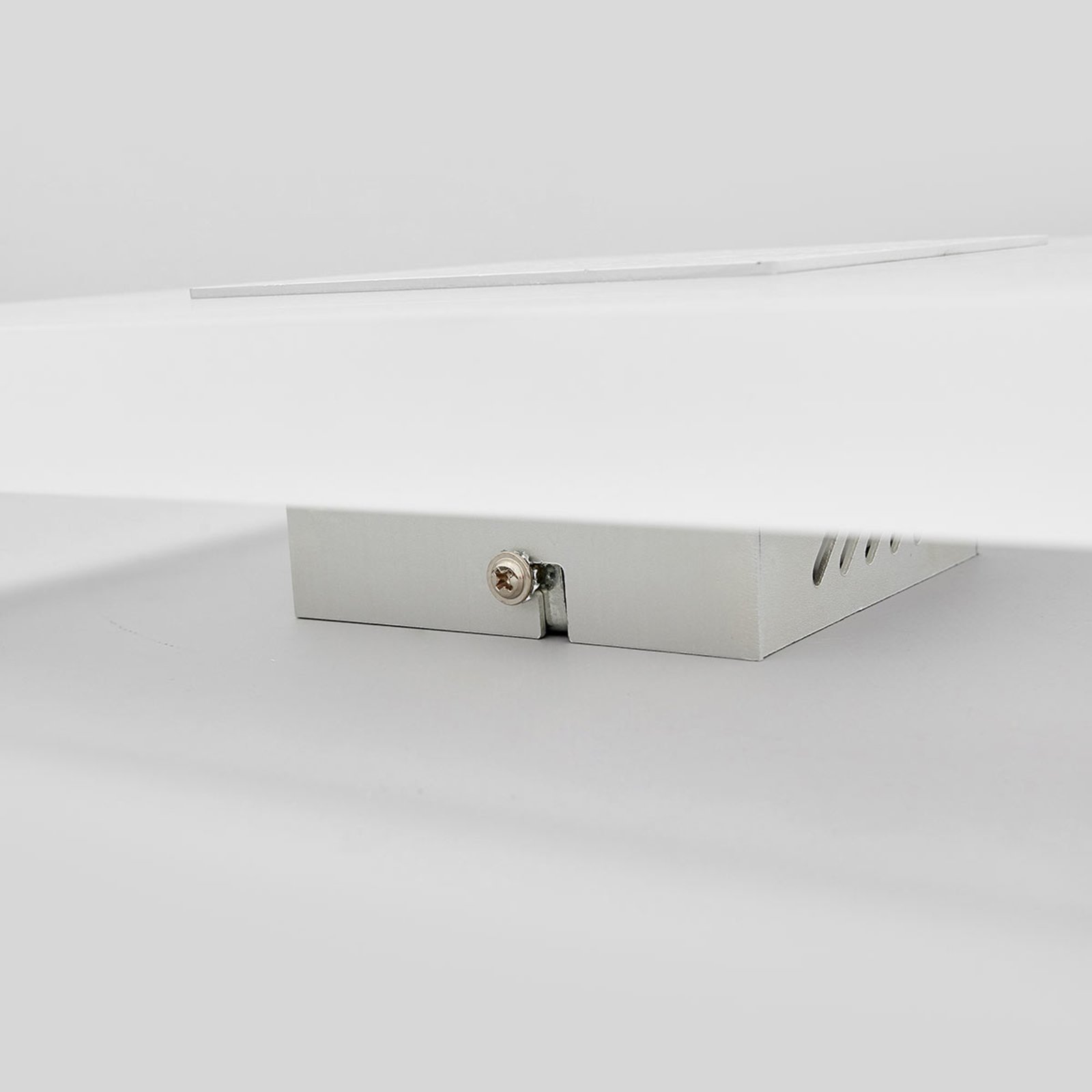 Berlind Wall Lamp Opal/Silver - Lucande
