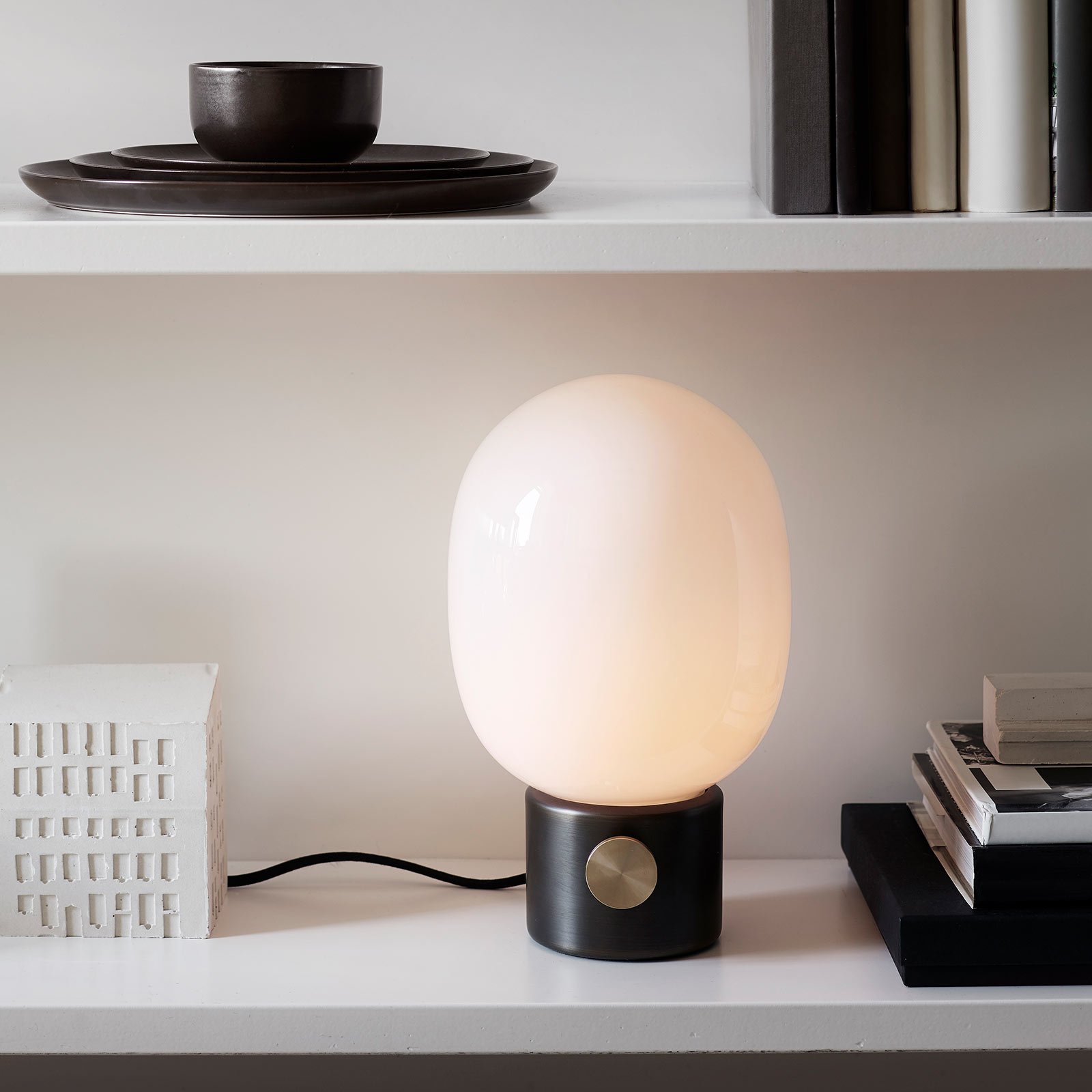 JWDA Bordslampa S Bronzed Brass - Audo Copenhagen