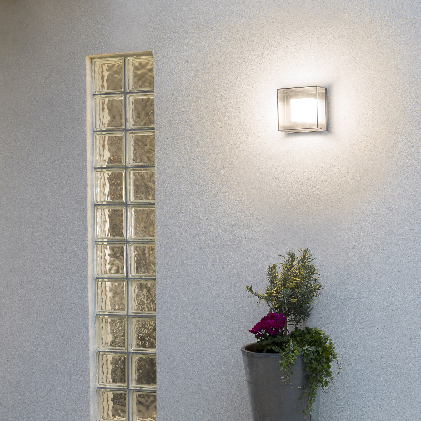 Kwadratowa zewnętrzna lampa ścienna LED Sanremo