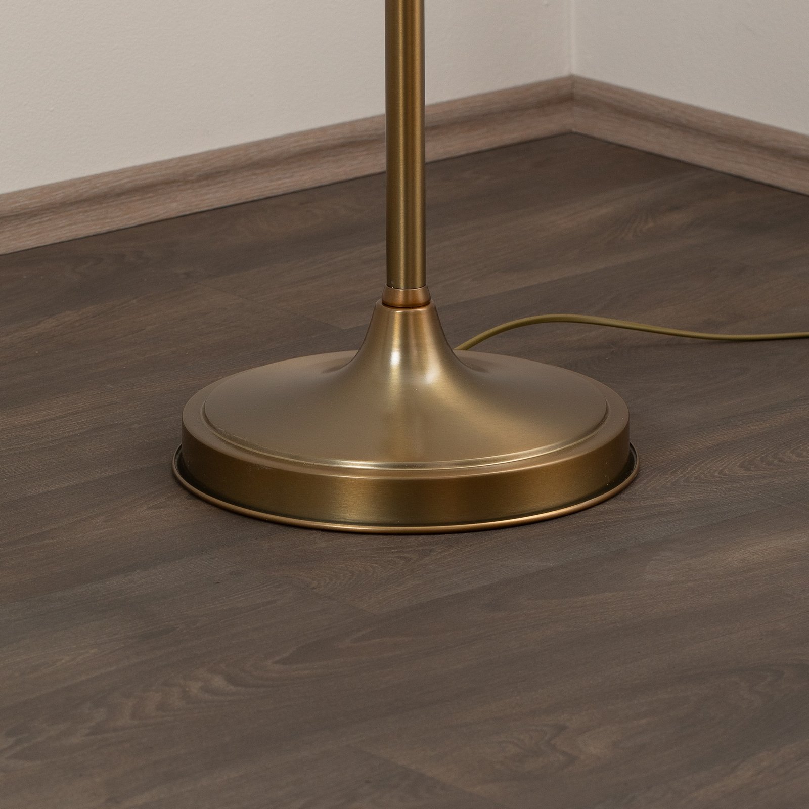Golvlampa HLM-9009-1E med textilskärm