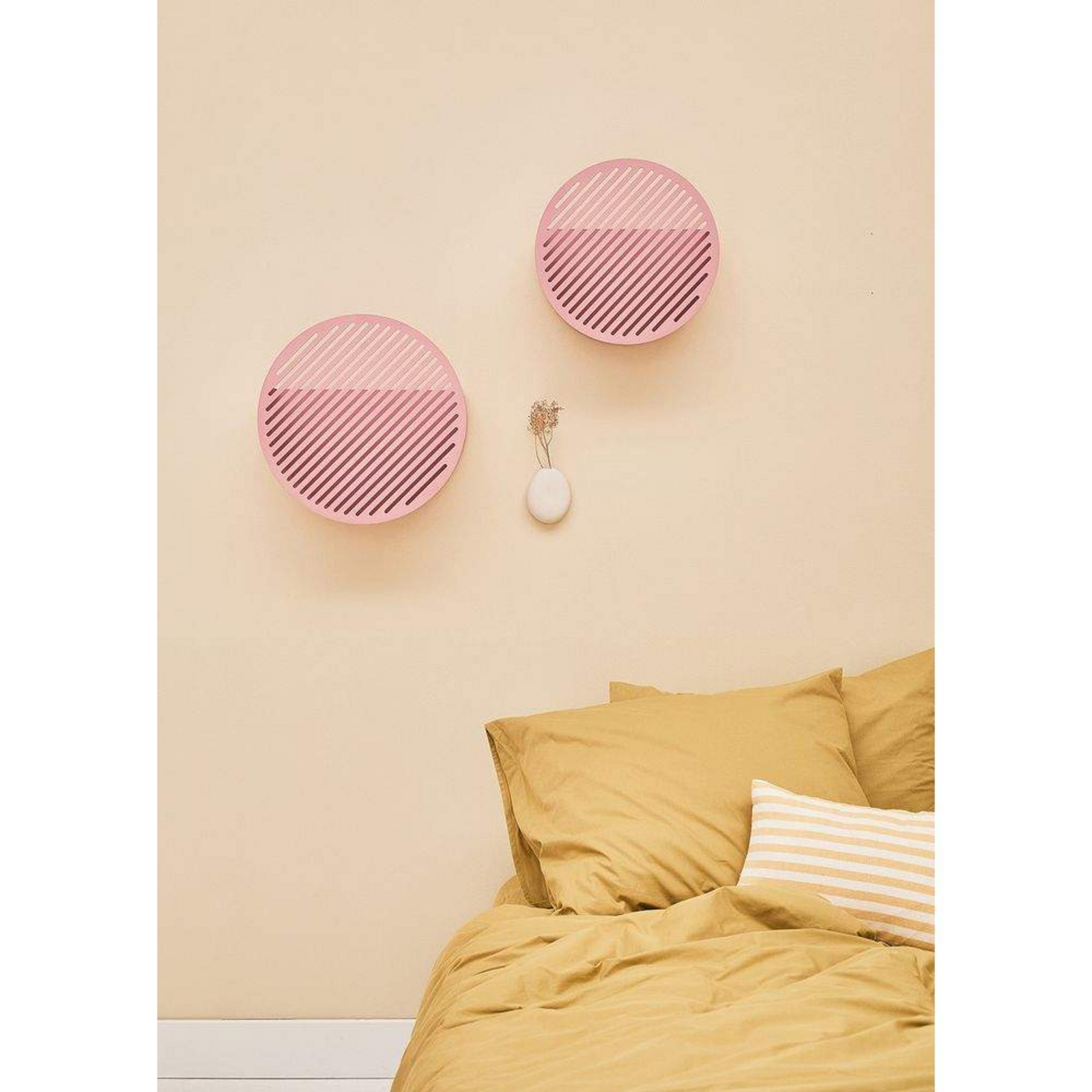 Diagonal Wall Basket Small Bubblegum Roza - Swedish Ninja