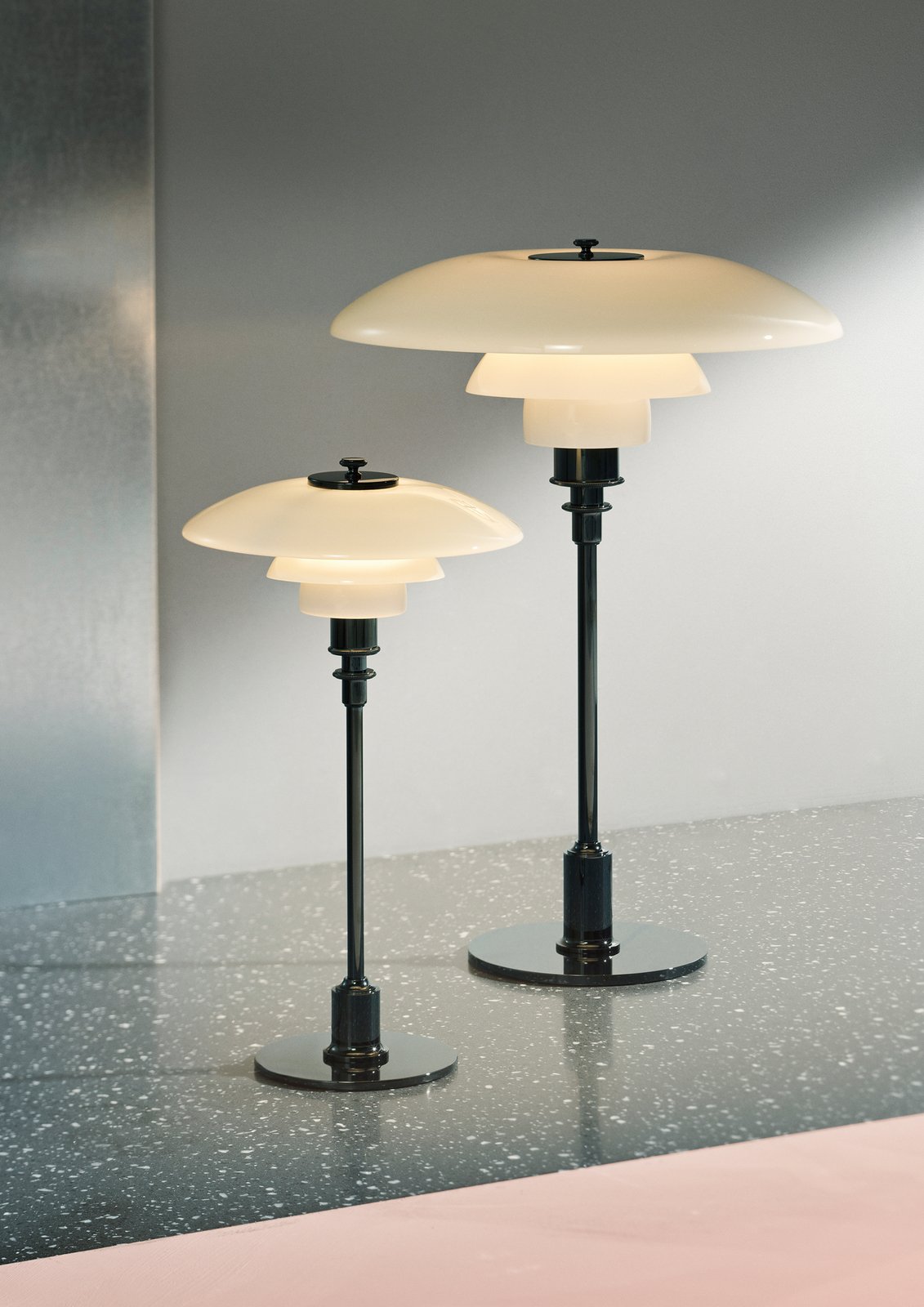 PH 3½-2½ Stolní Lampa Black Metallic - Louis Poulsen