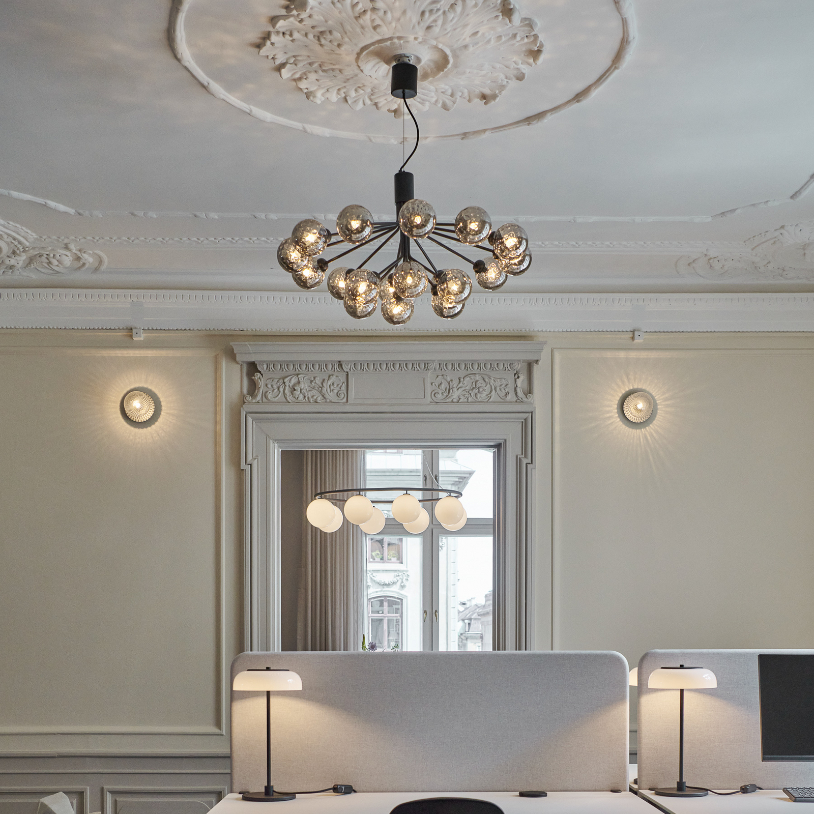 Apiales 18 Lustra Satin Melns/Optic Dūmi - Nuura Apiales 18 Lustra Satin Melns/Optic Dūmi - Nuura