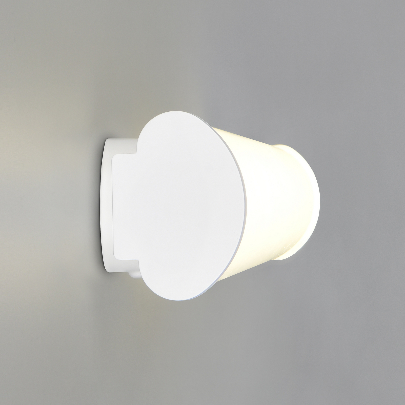 LED-seinavalgusti Ernesto, mattvalge, laius 40 cm, 4 000 K, IP44 LED-seinavalgusti Ernesto, mattvalge, laius 40 cm, 4 000 K, IP44