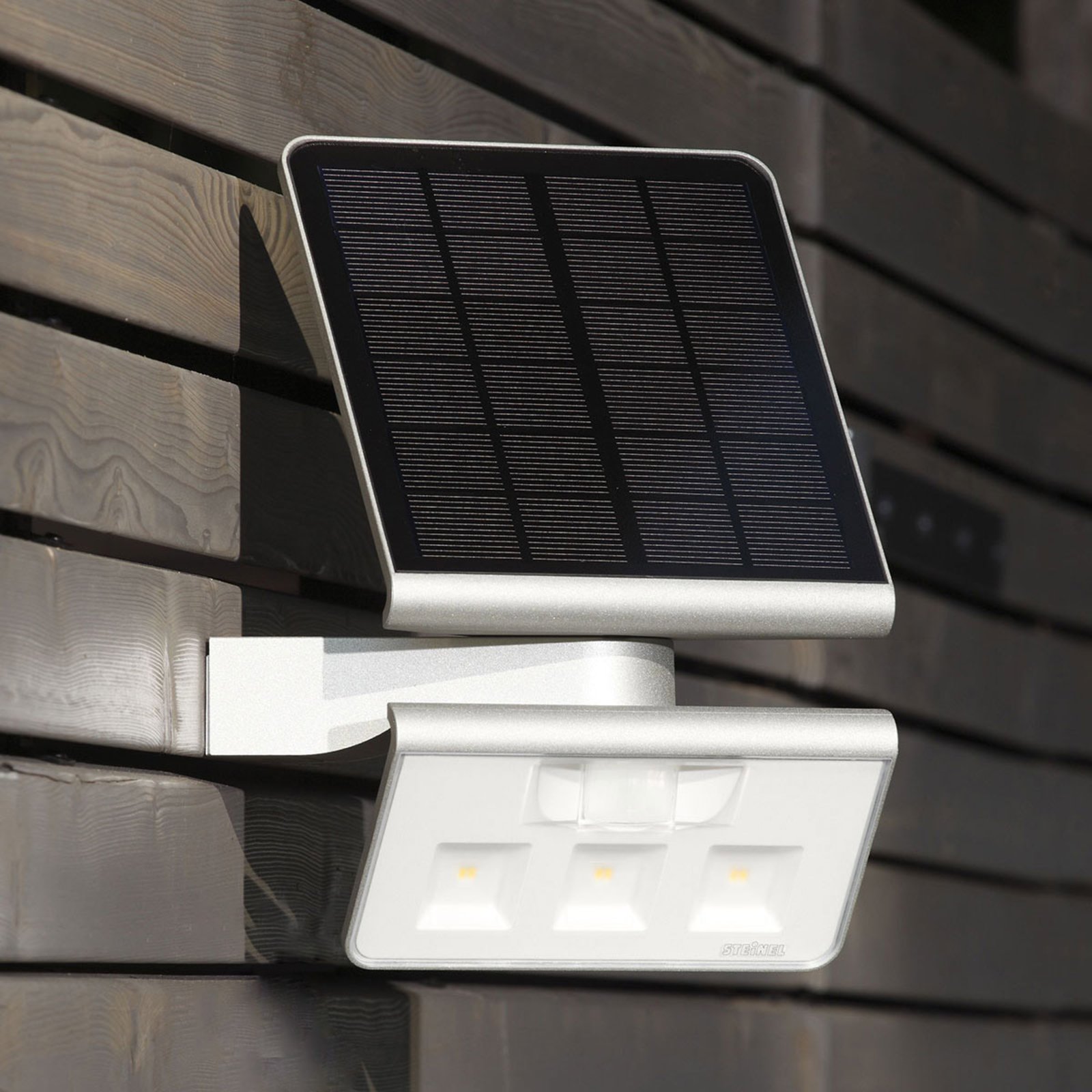 STEINEL XSolar L-S LED outdoor wall lamp silver