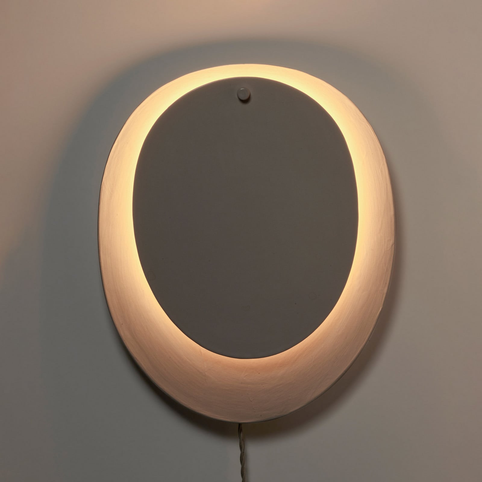 03 WHITE NEBULA vegglampe, steingods, høyde 44 cm, E14 – Serax - Stue - Design - Keramikk - Med en lyskilde