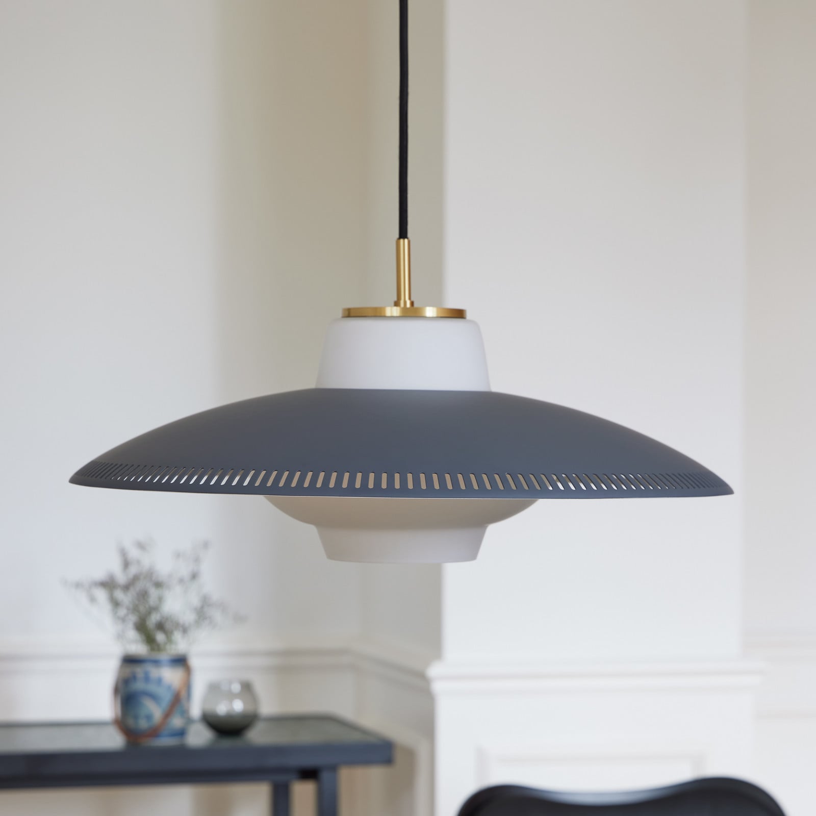 Opal Shade Pendel Ultimate Grey Warm Nordic - Spisestue - Skandinavisk - Metal - Med én lyskilde