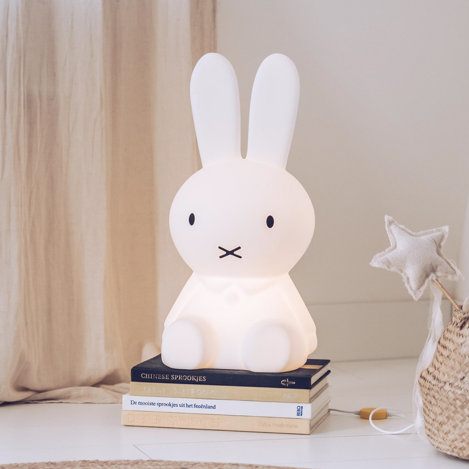 Mr Maria Miffy Star Light LED-bordslampa med batteri, vit från Mr Maria